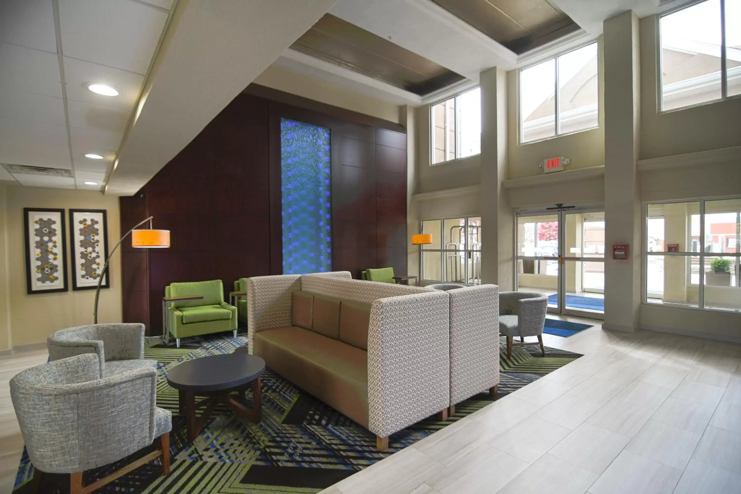 Property building, Lobby/Reception in Holiday Inn Express Hotel & Suites Port Clinton-Catawba Island, an IHG Hotel