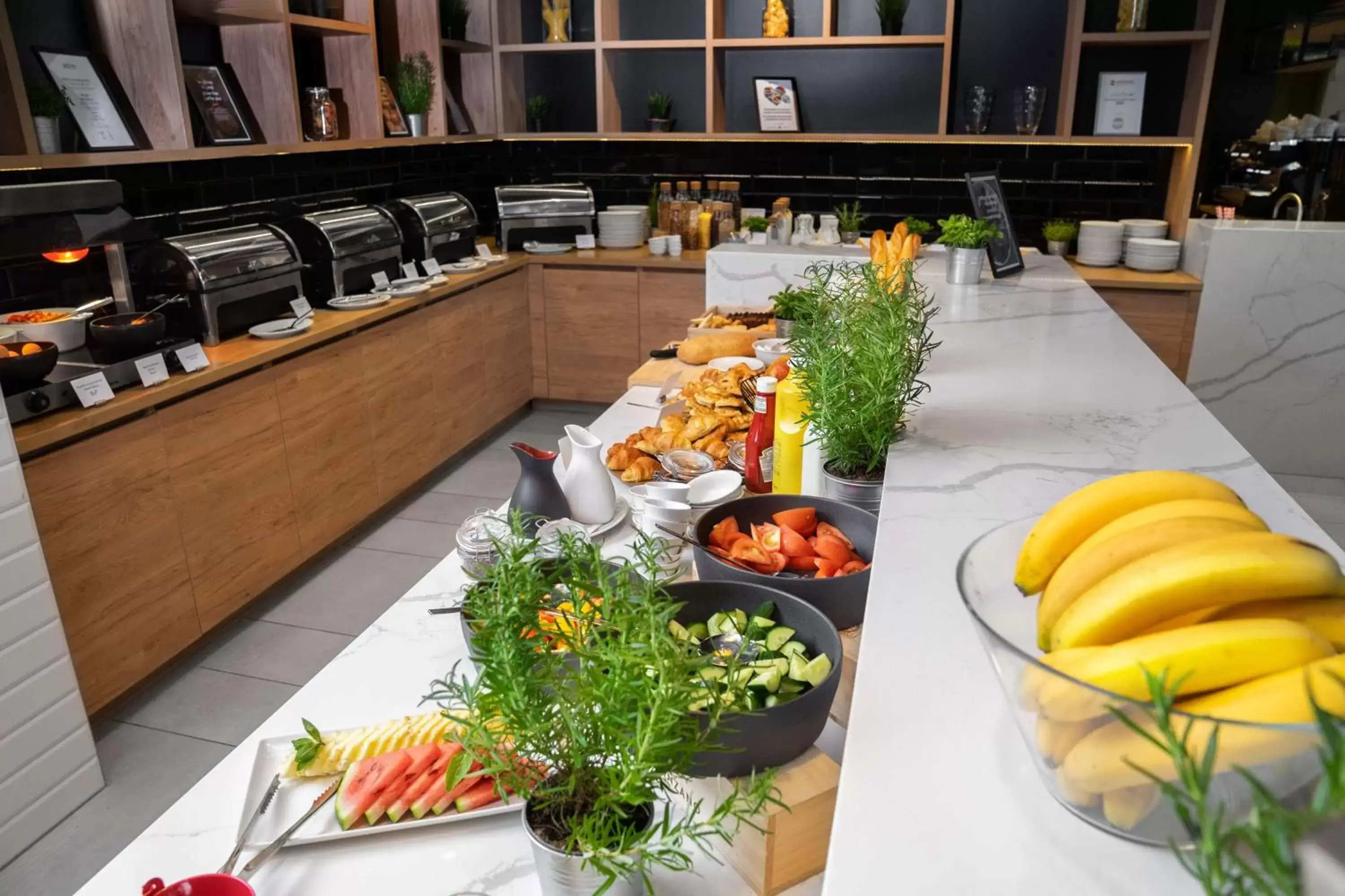 Breakfast, Restaurant/Places to Eat in Park Inn by Radisson Vilnius Airport Hotel & Business Centre