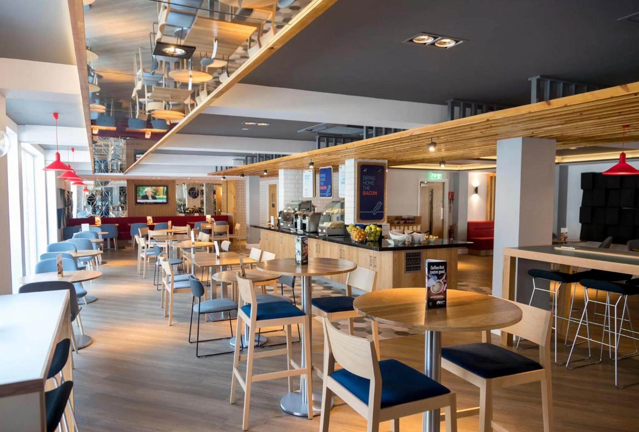 Breakfast in Holiday Inn Express Aberdeen City Centre by IHG