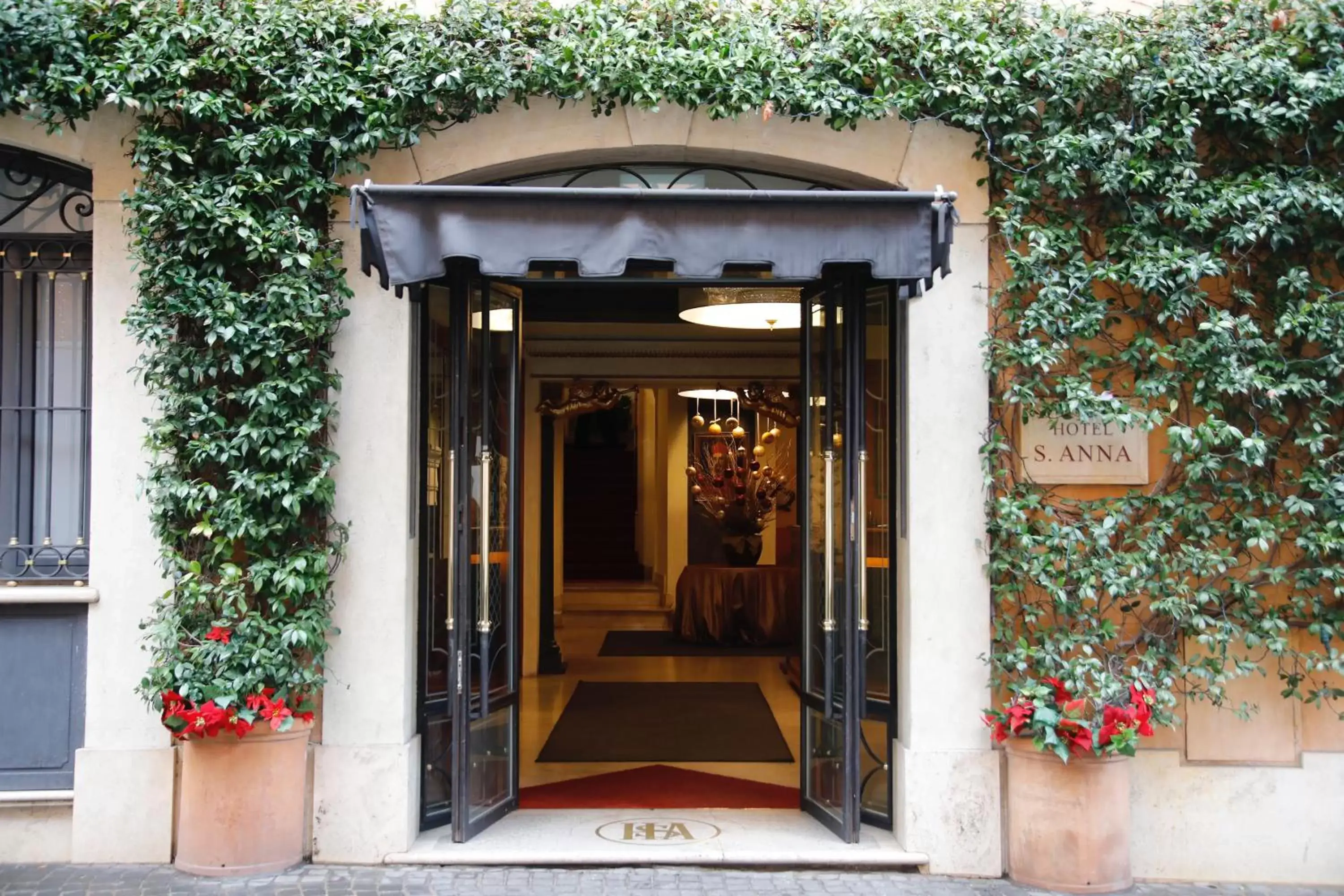 Facade/entrance in Hotel S. Anna