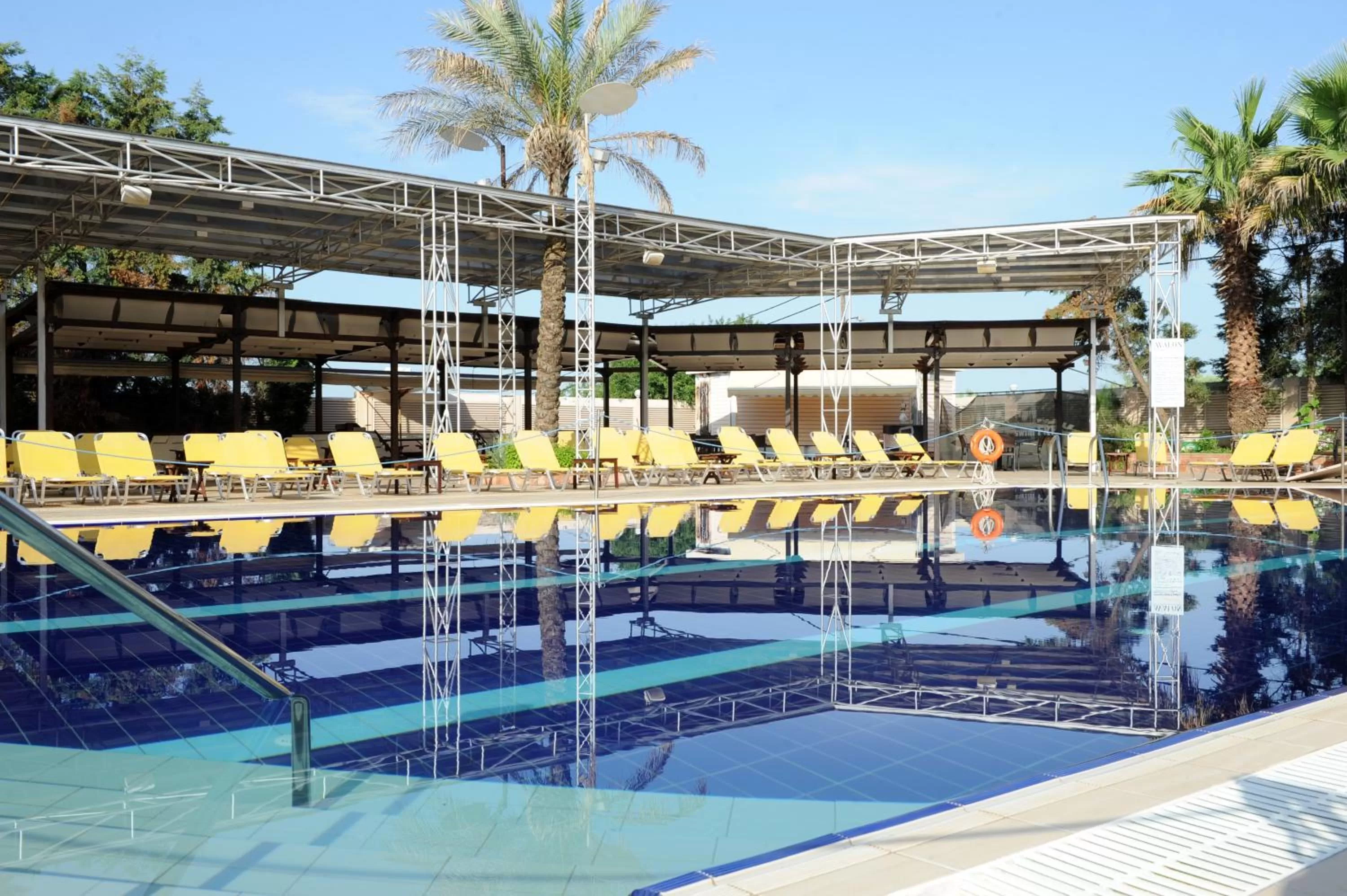 Swimming pool in Avalon Airport Hotel Thessaloniki