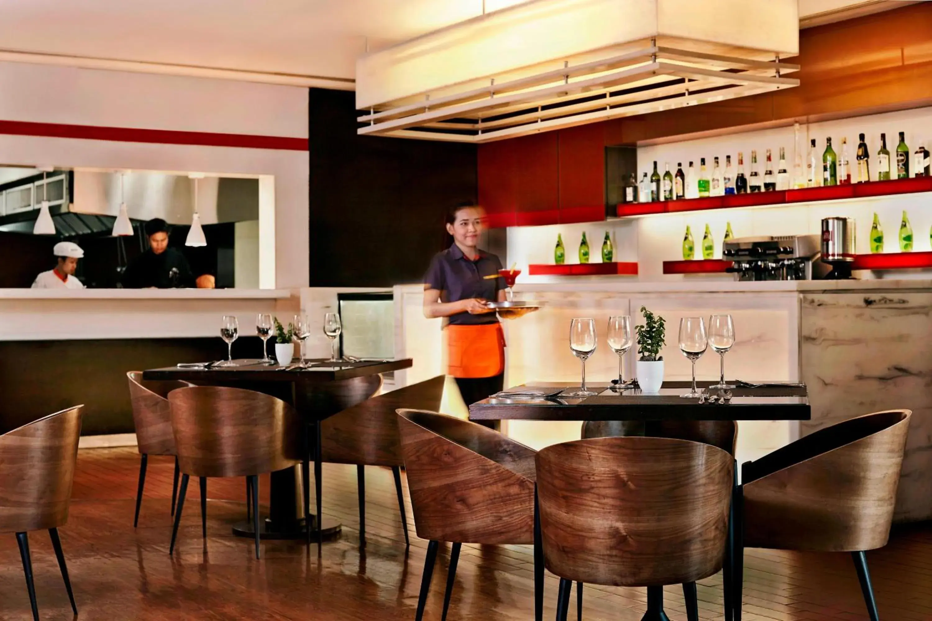 Restaurant/places to eat, Lounge/Bar in Sathorn Vista, Bangkok - Marriott Executive Apartments