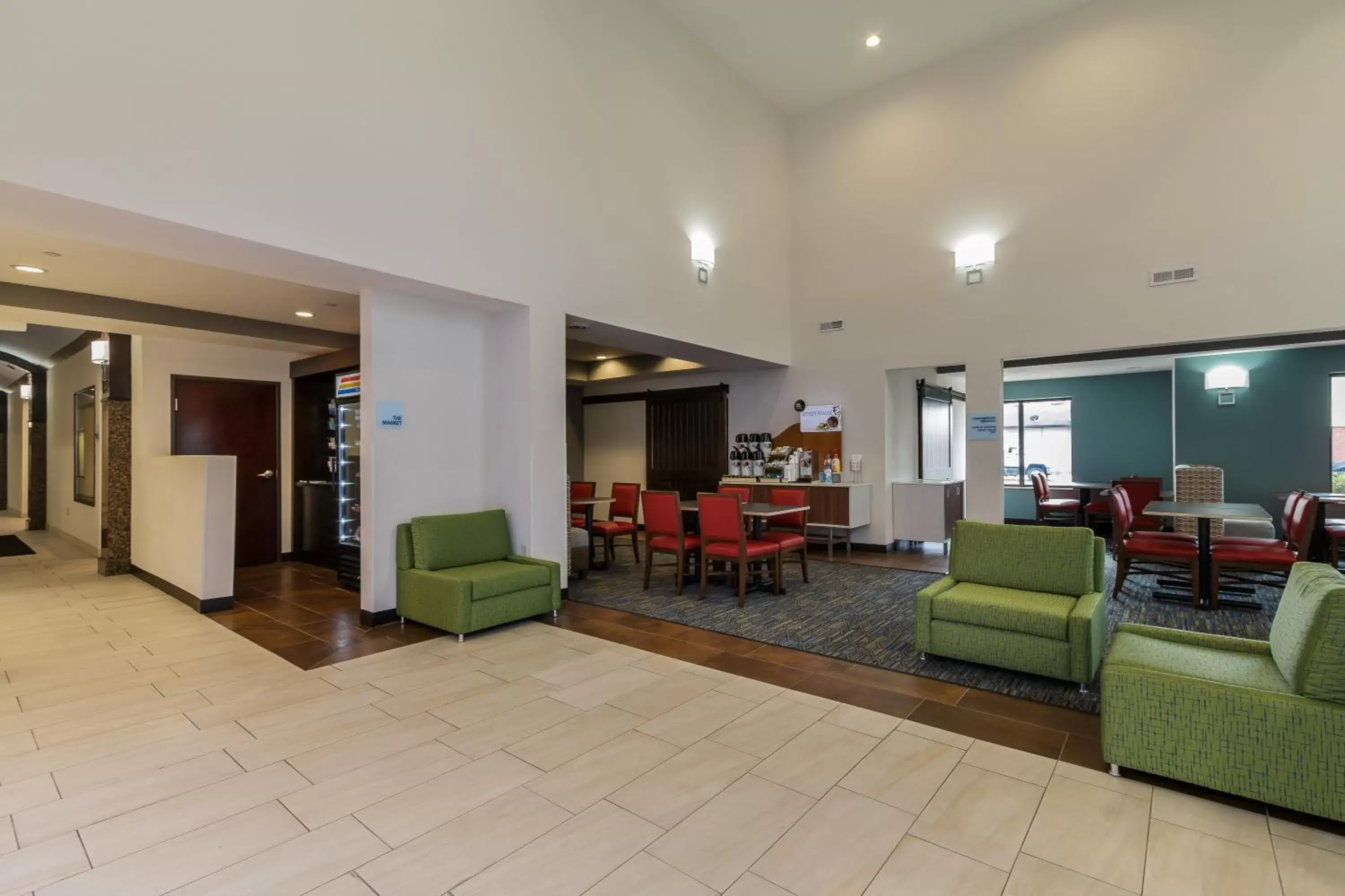 Lobby or reception, Lobby/Reception in Holiday Inn Express & Suites - South Bend - Notre Dame Univ.