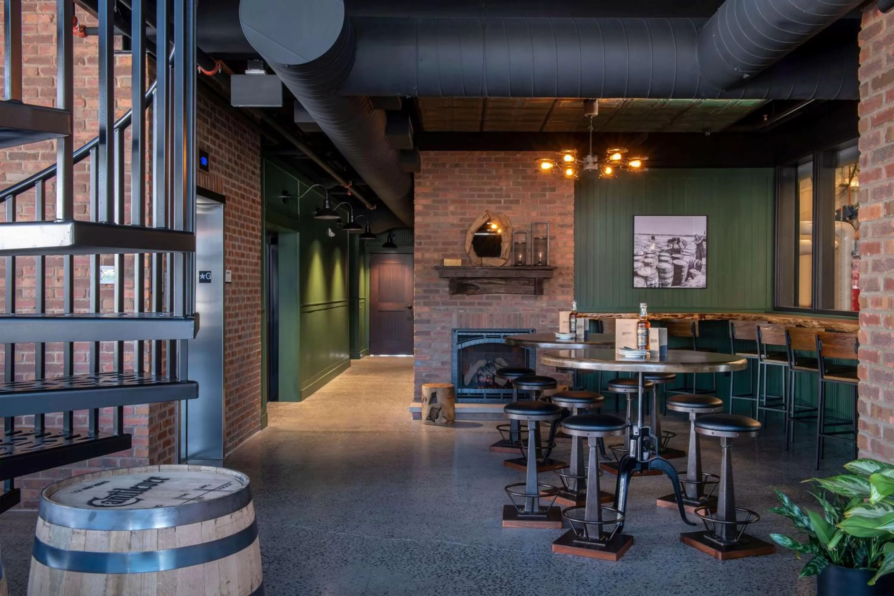 Restaurant/places to eat in Cantilever Hotel, Trademark Collection by Wyndham