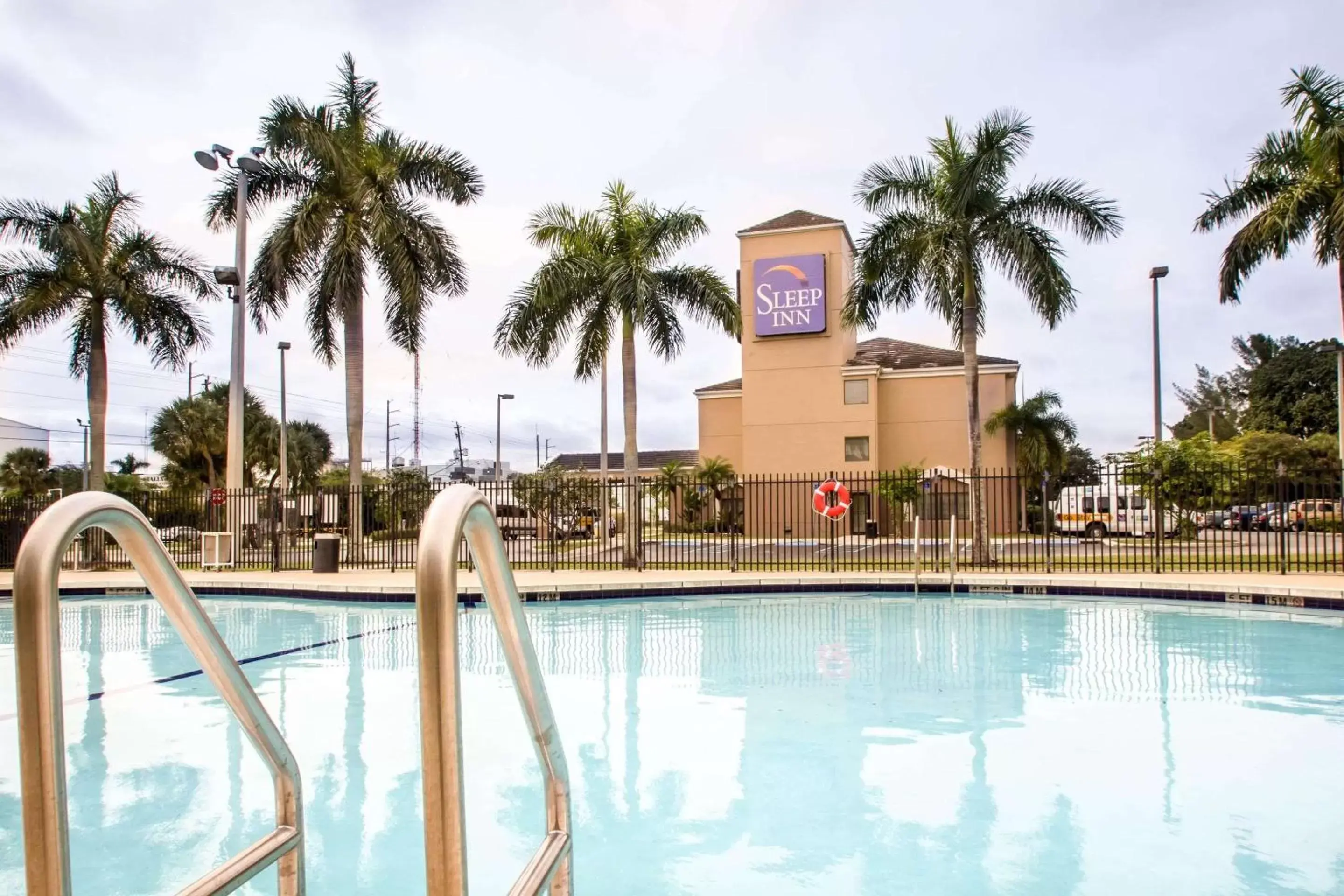 On site, Swimming Pool in Sleep Inn Miami Airport
