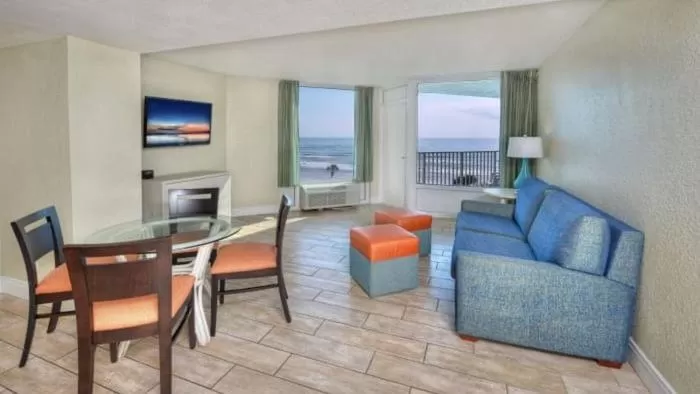 Living room in El Caribe Resort and Conference Center