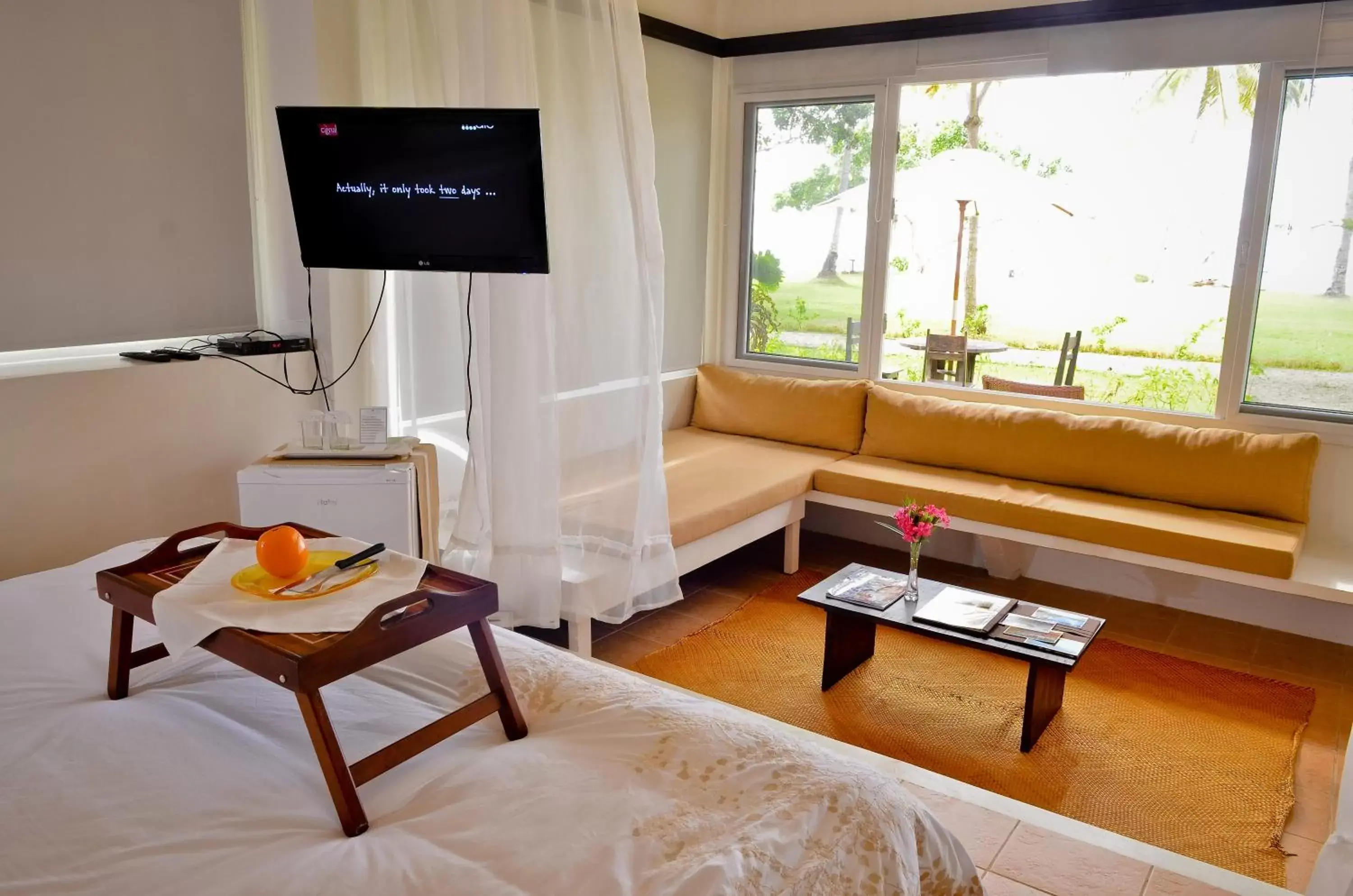 Communal lounge/ TV room, TV/Entertainment Center in Punta Bulata White Beach Resort & Spa
