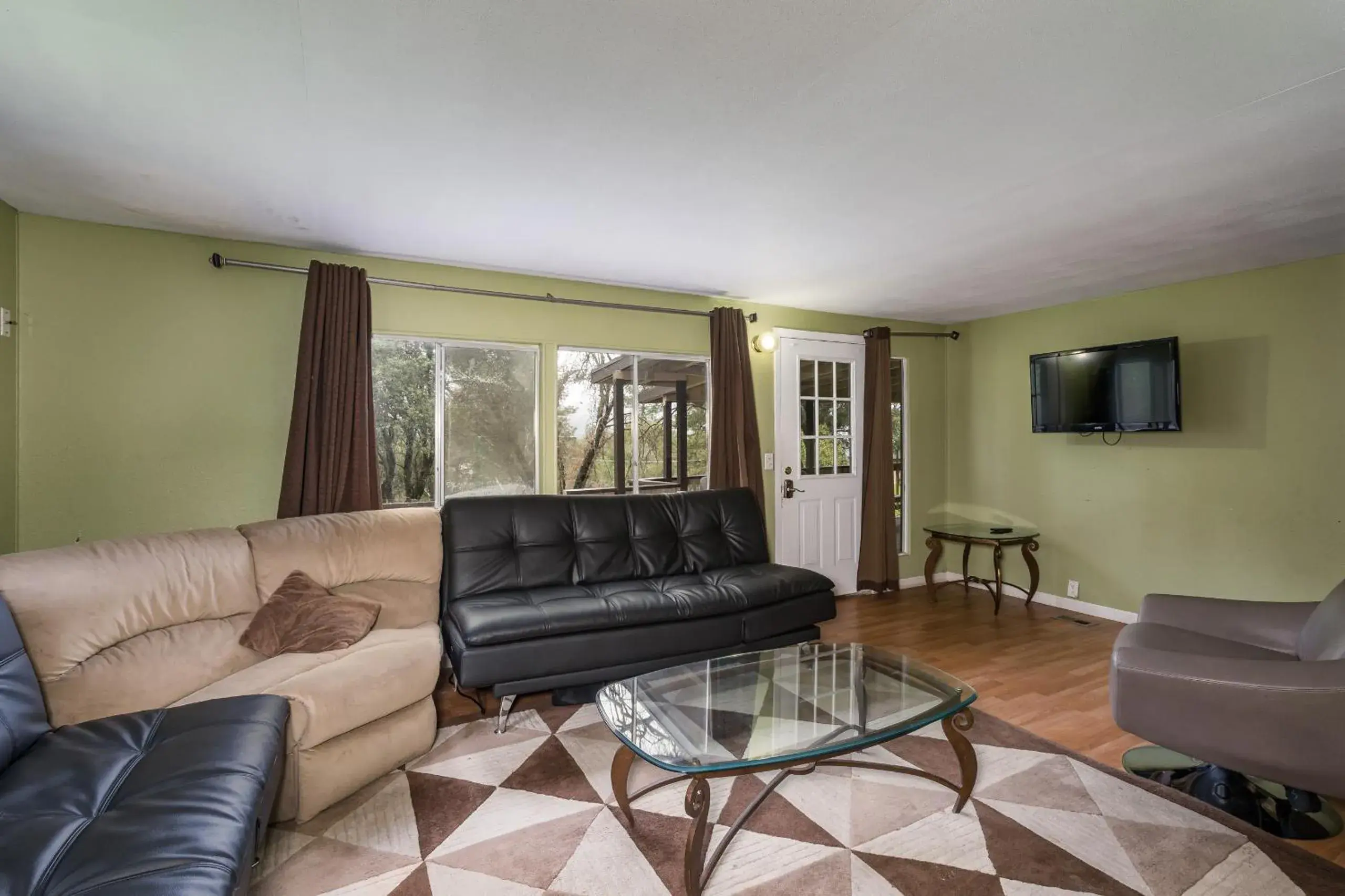 Seating Area in Mountain Trail Lodge and Vacation Rentals