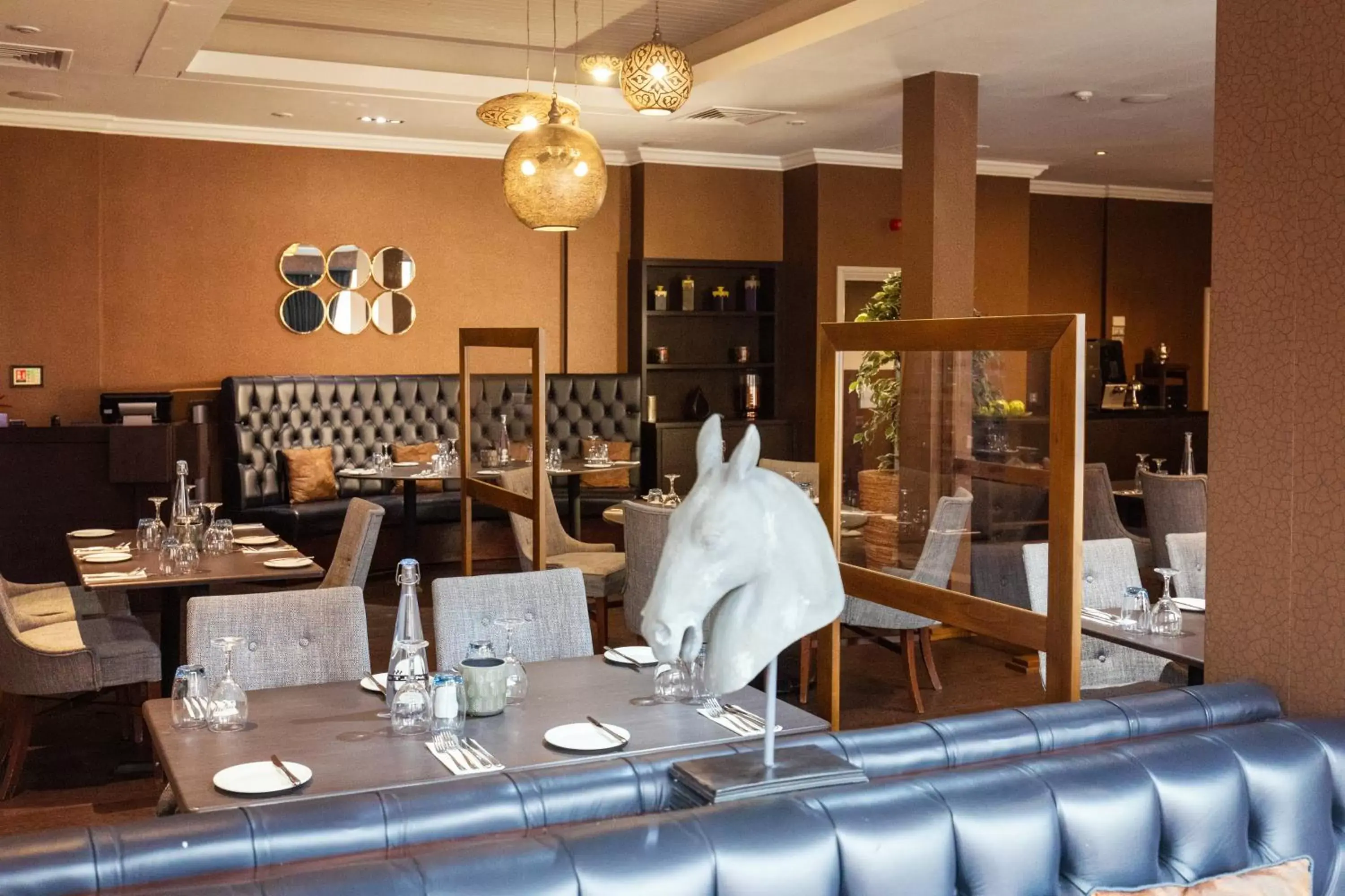 Restaurant/Places to Eat in Mercure Milton Keynes Hotel