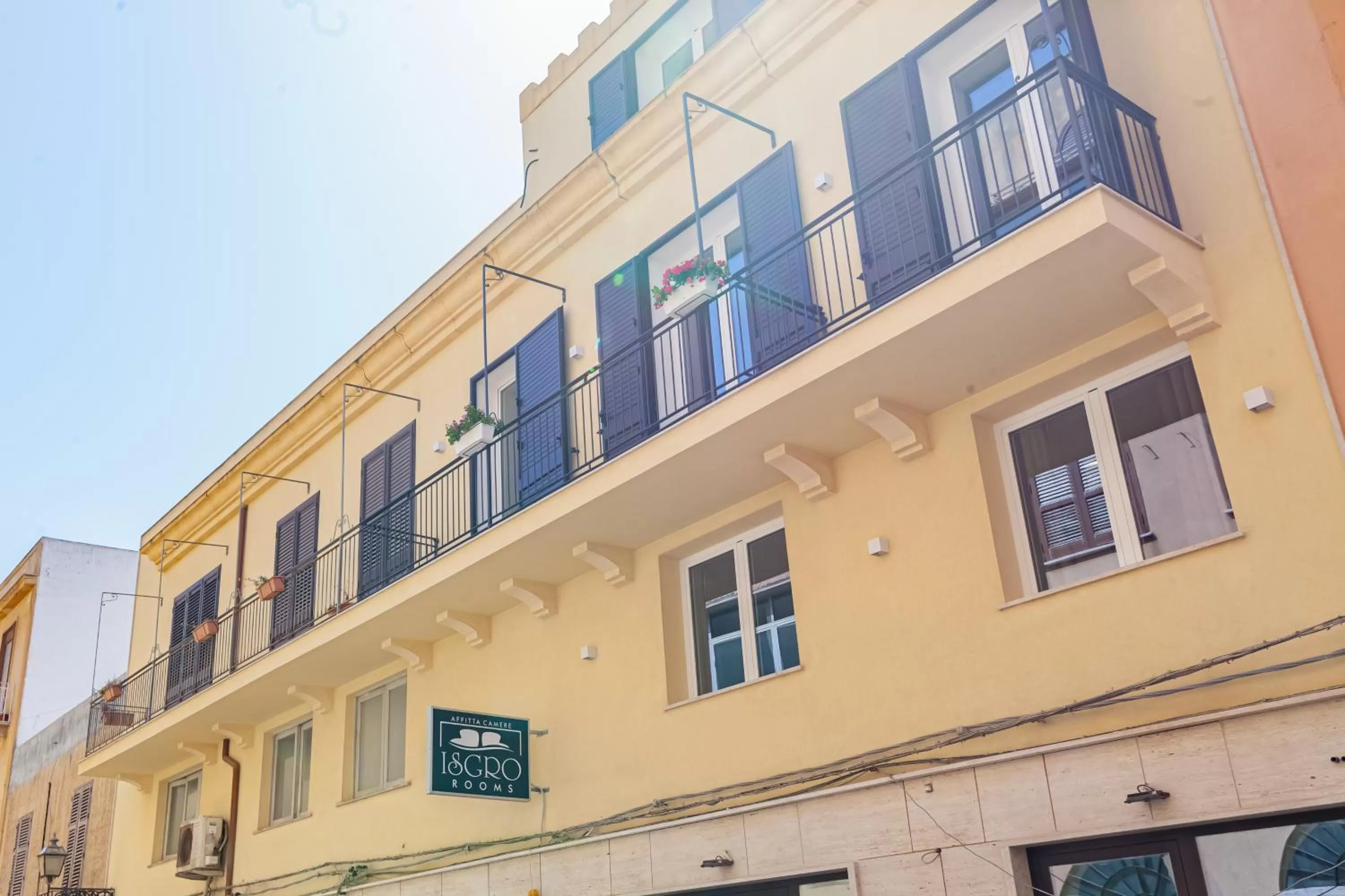 Property Building in Isgrò Rooms