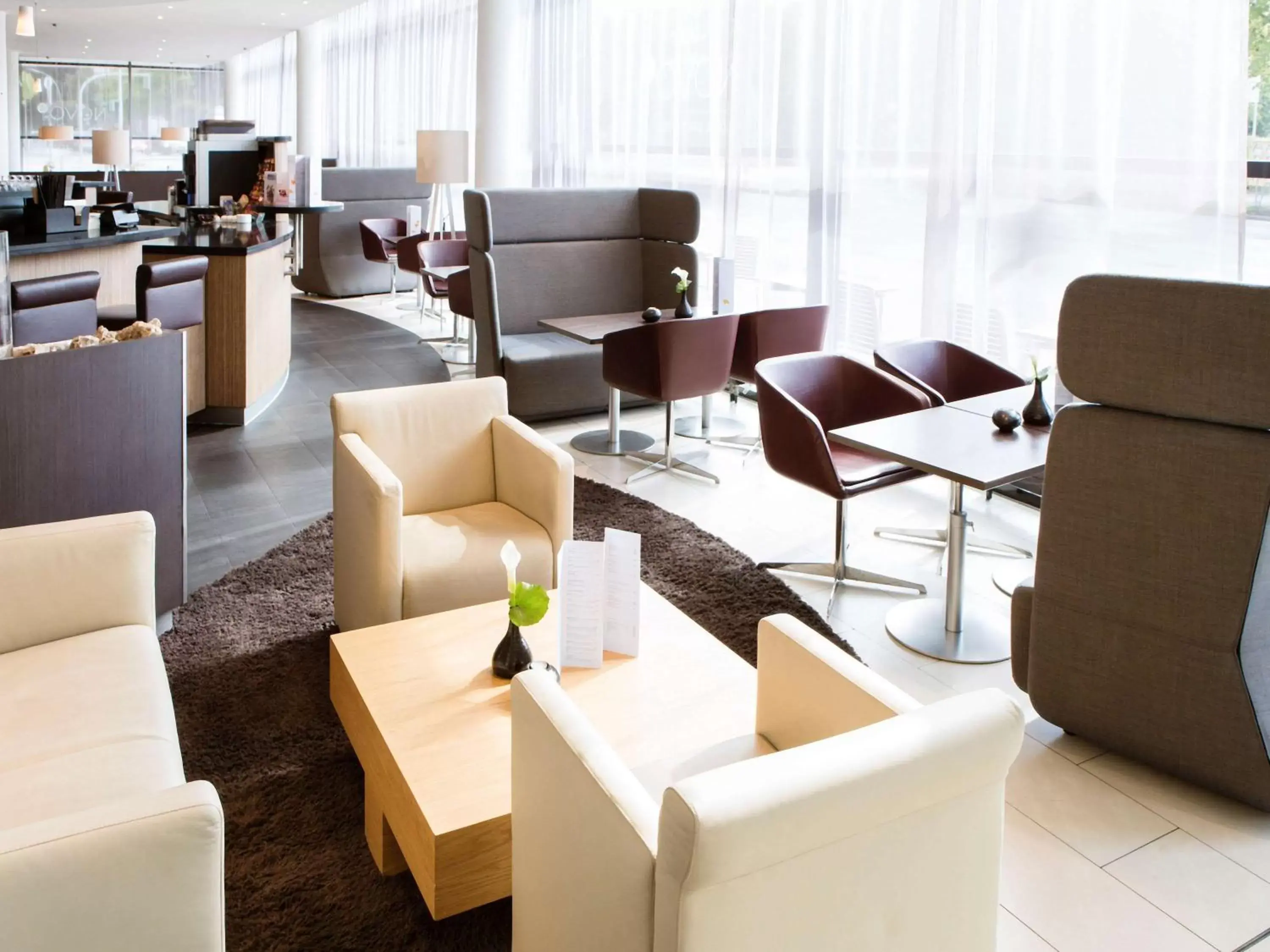 Lounge or bar, Restaurant/Places to Eat in Novotel Hamburg City Alster