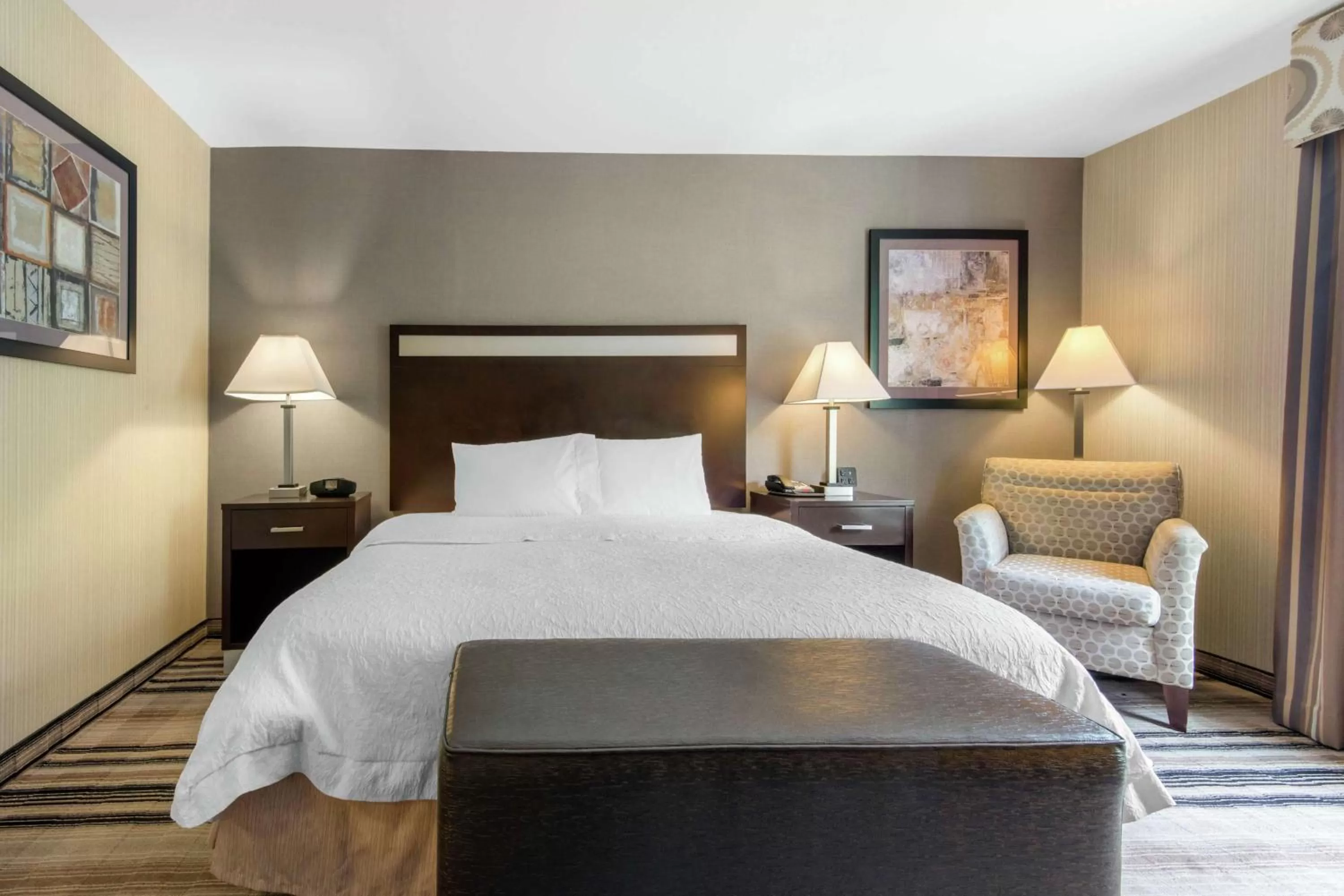 Bed in Hampton Inn Meadville