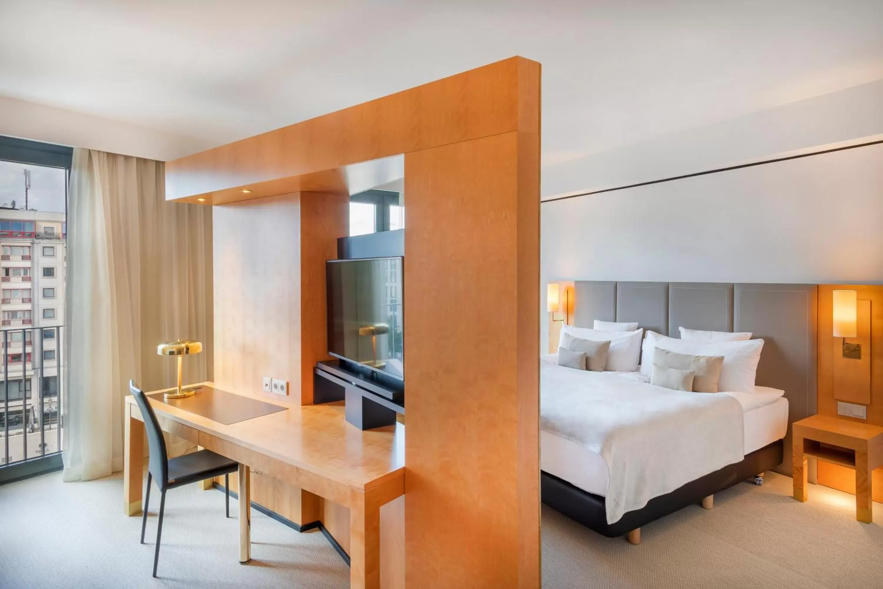 Bedroom in Meliá Berlin