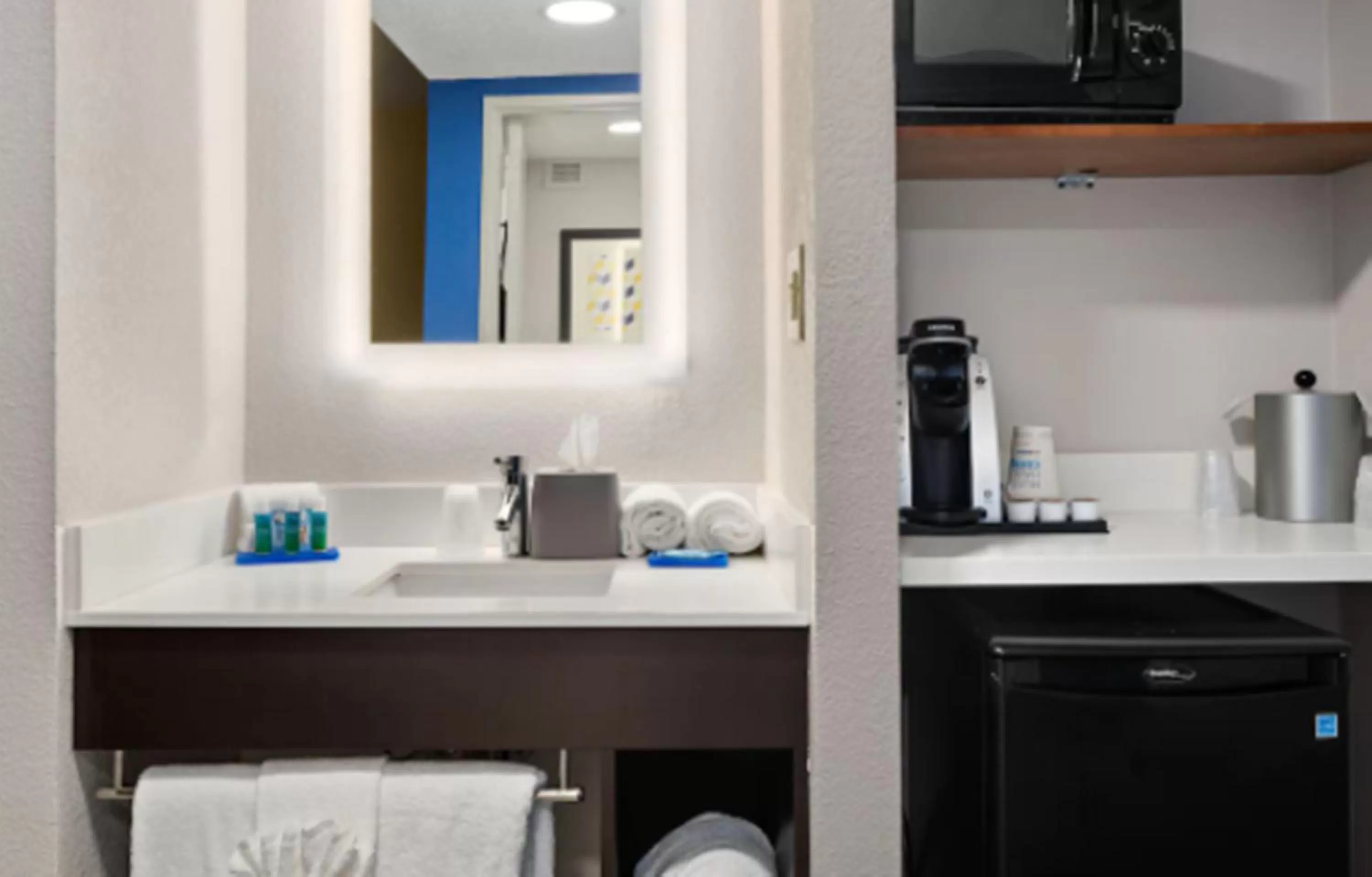 Bathroom in Holiday Inn Express - Atlanta-Kennesaw by IHG