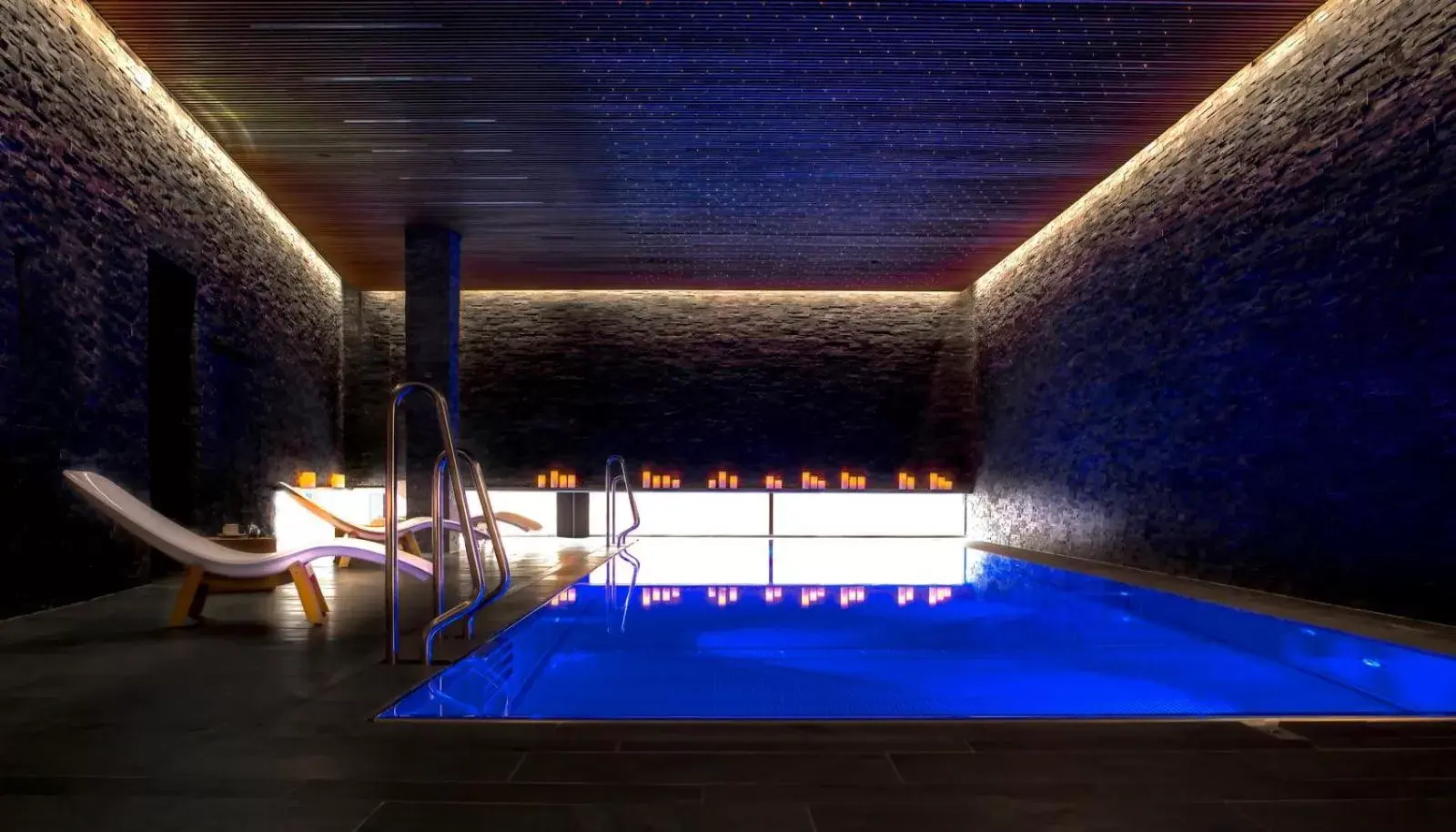 Swimming pool in The Thief Swimming pool in The Thief