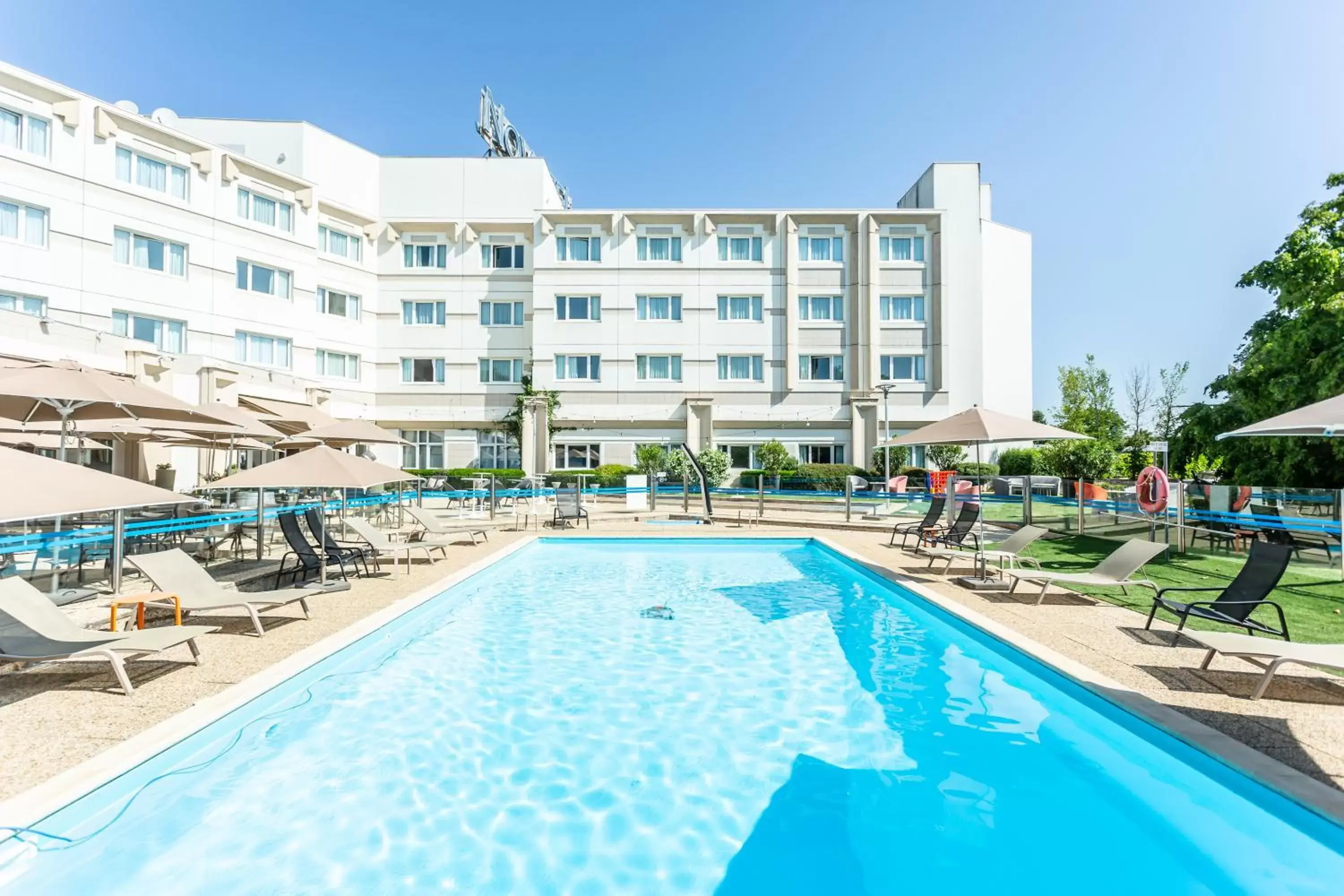 Swimming Pool in Novotel Bourges