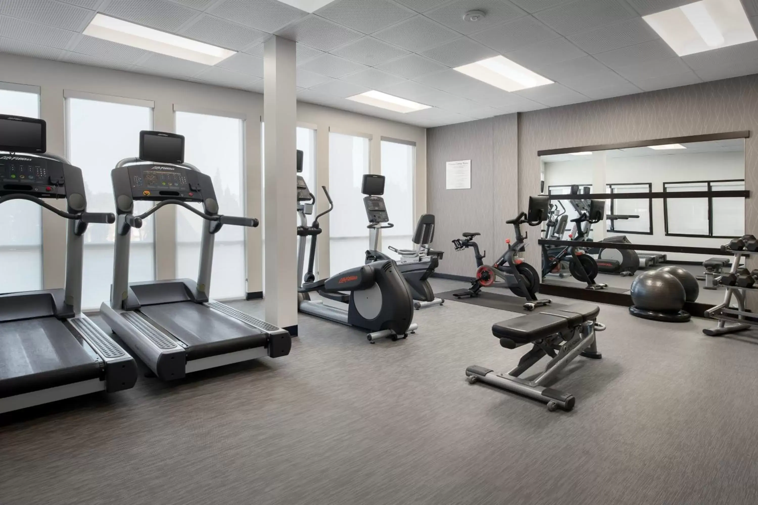Fitness centre/facilities, Fitness Center/Facilities in Courtyard By Marriott Little Rock North