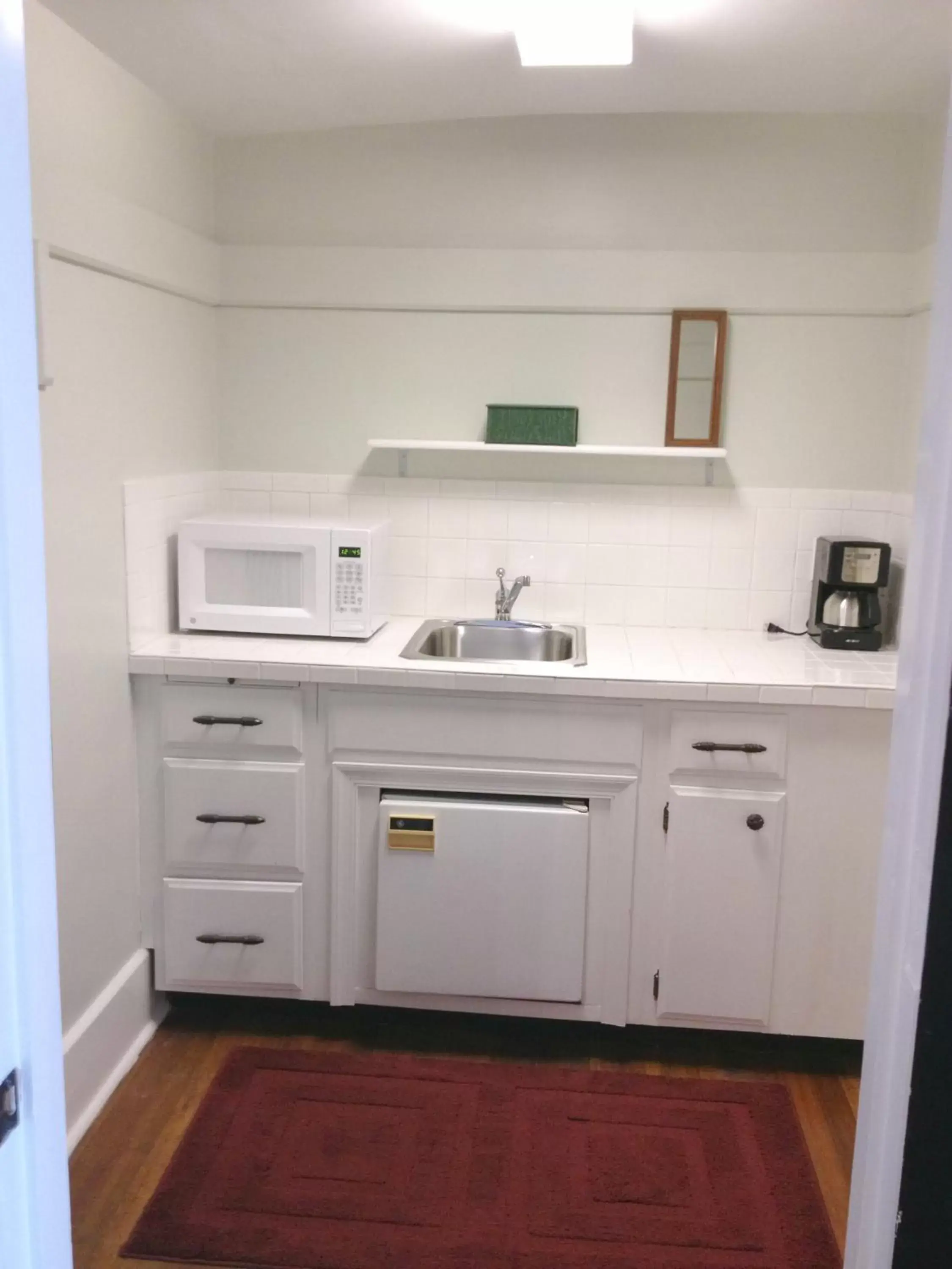 Kitchen/Kitchenette in The Inn at Ragged Edge