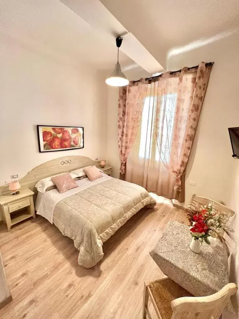 Photo of the whole room, Bed in Cicerone Guest House