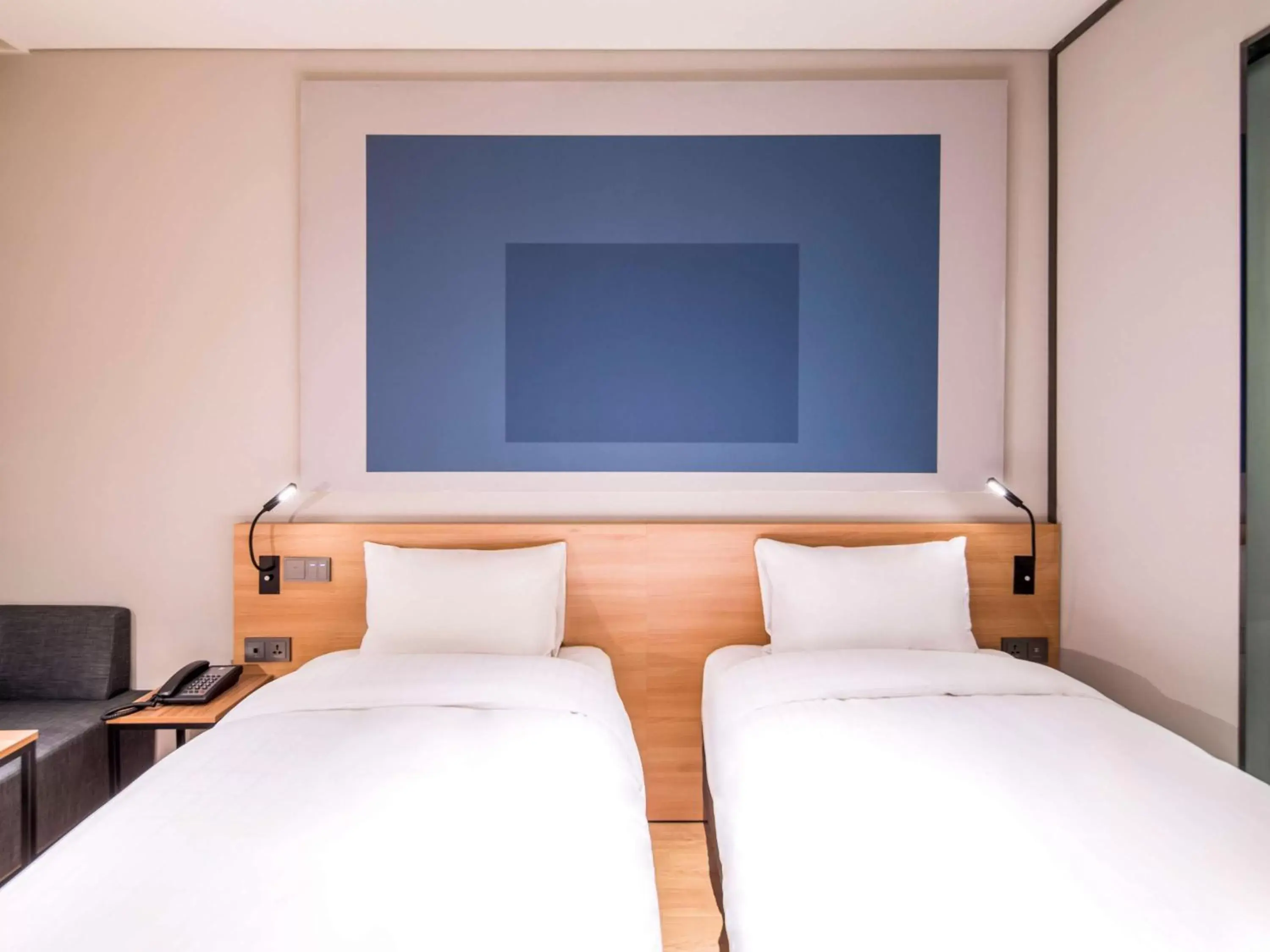 Photo of the whole room, Bed in Ibis Ambassador Suwon