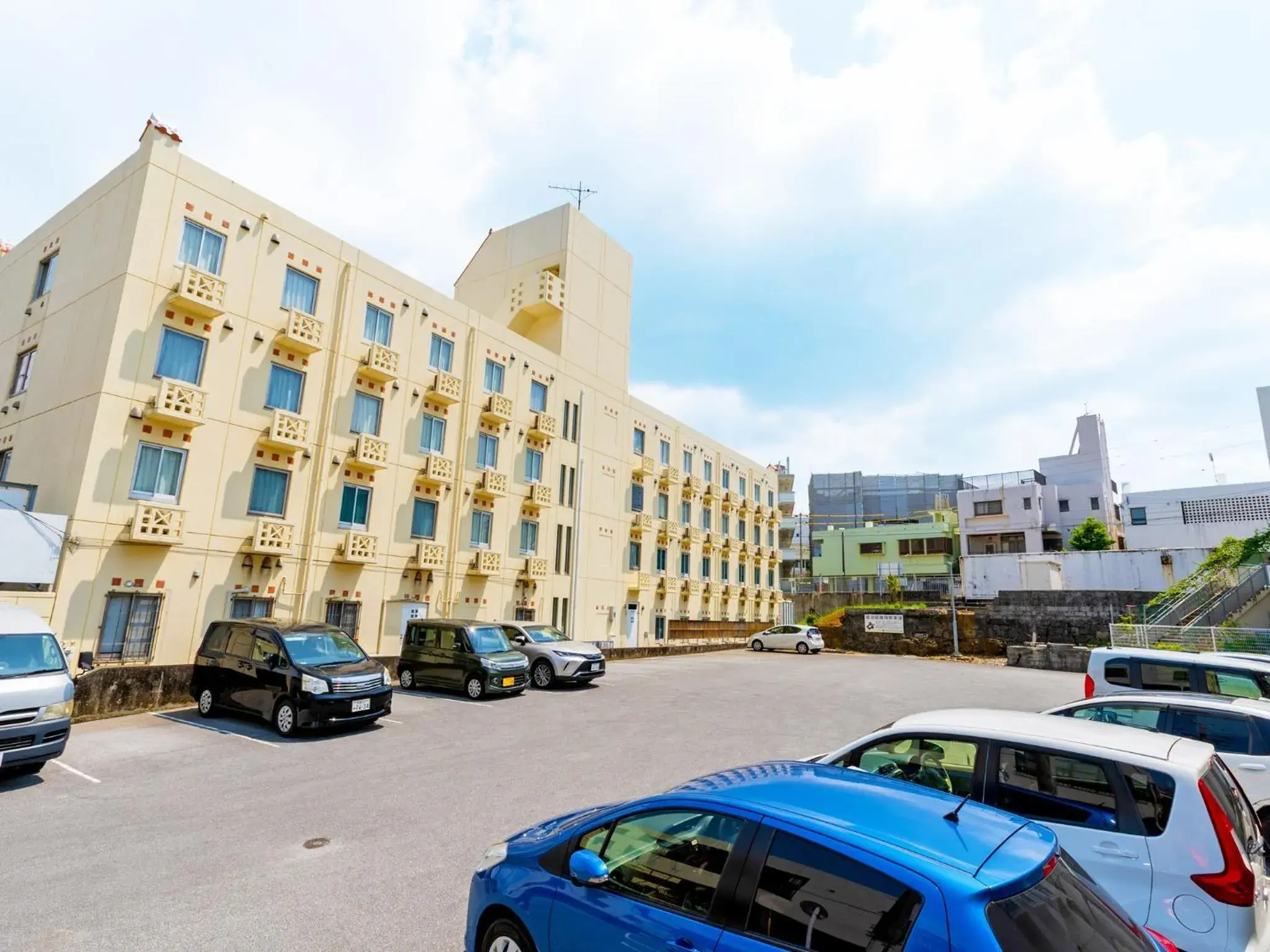 Parking in Hotel Park Stadium Naha