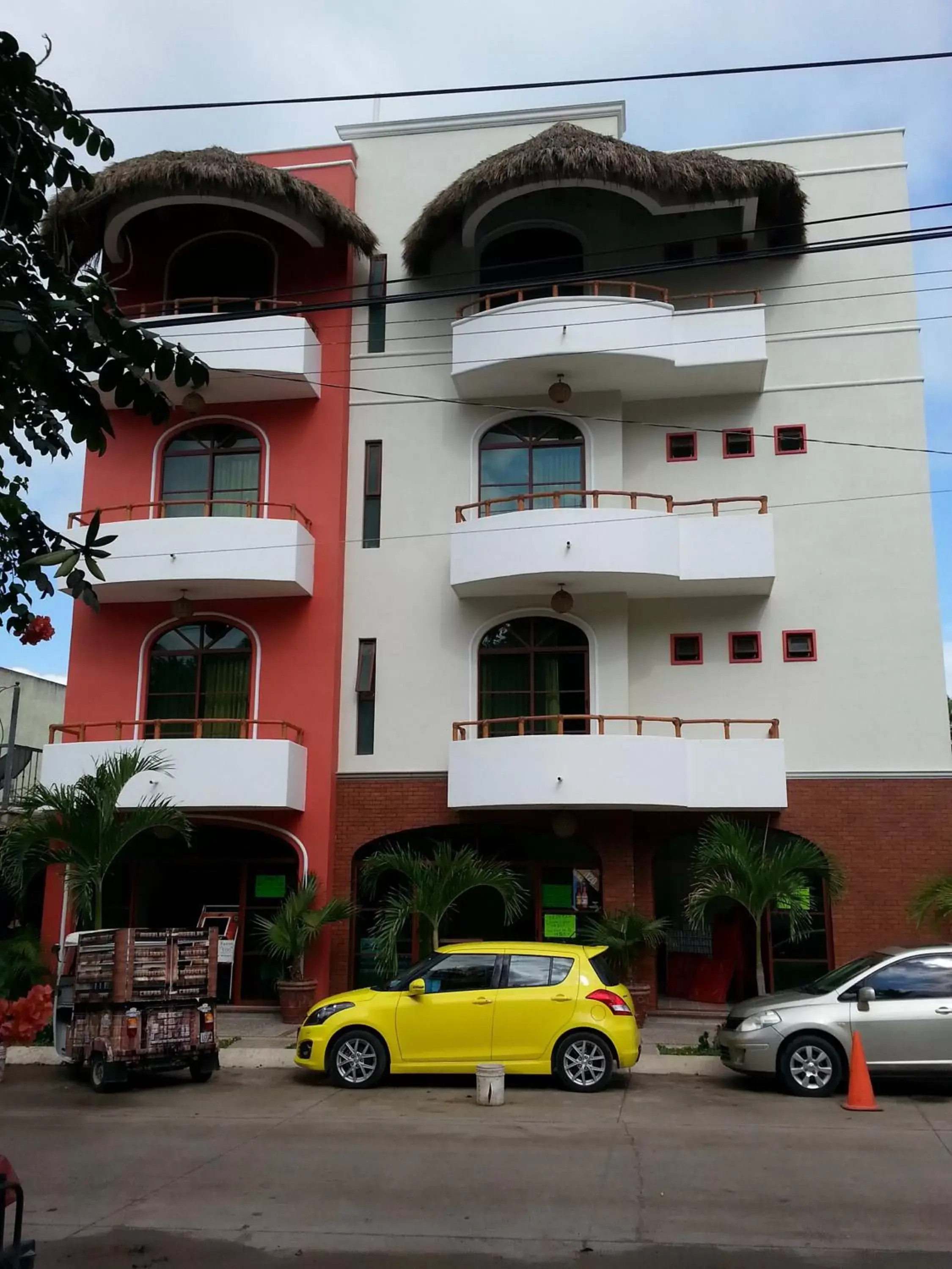 Facade/entrance, Property Building in Hotel y Suites Los Encantos