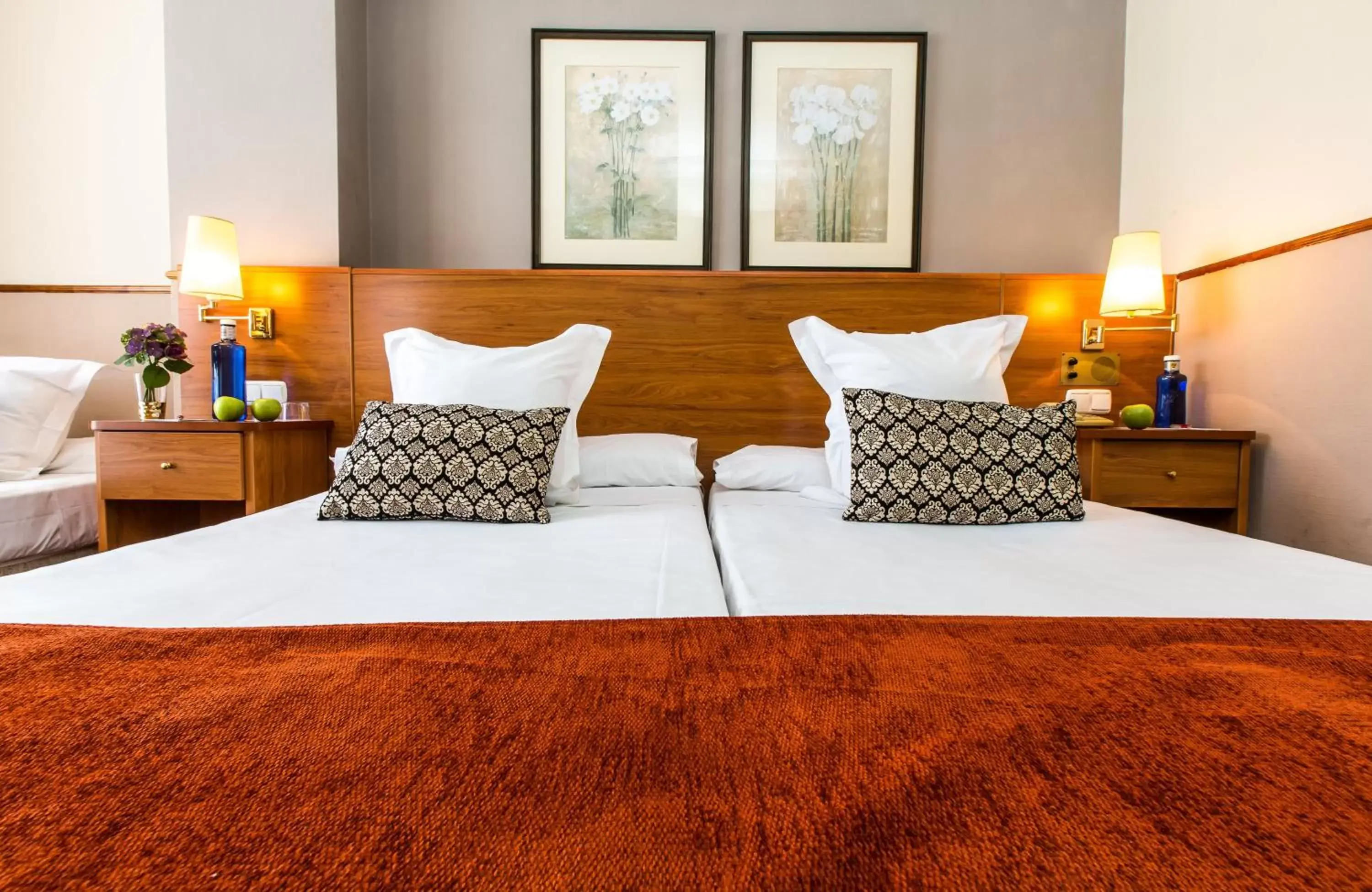 Photo of the whole room, Bed in Leonardo Hotel Granada
