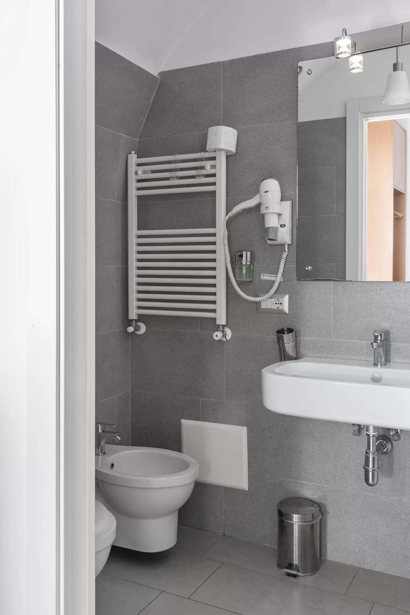 Shower in Petrucci Garden B&B