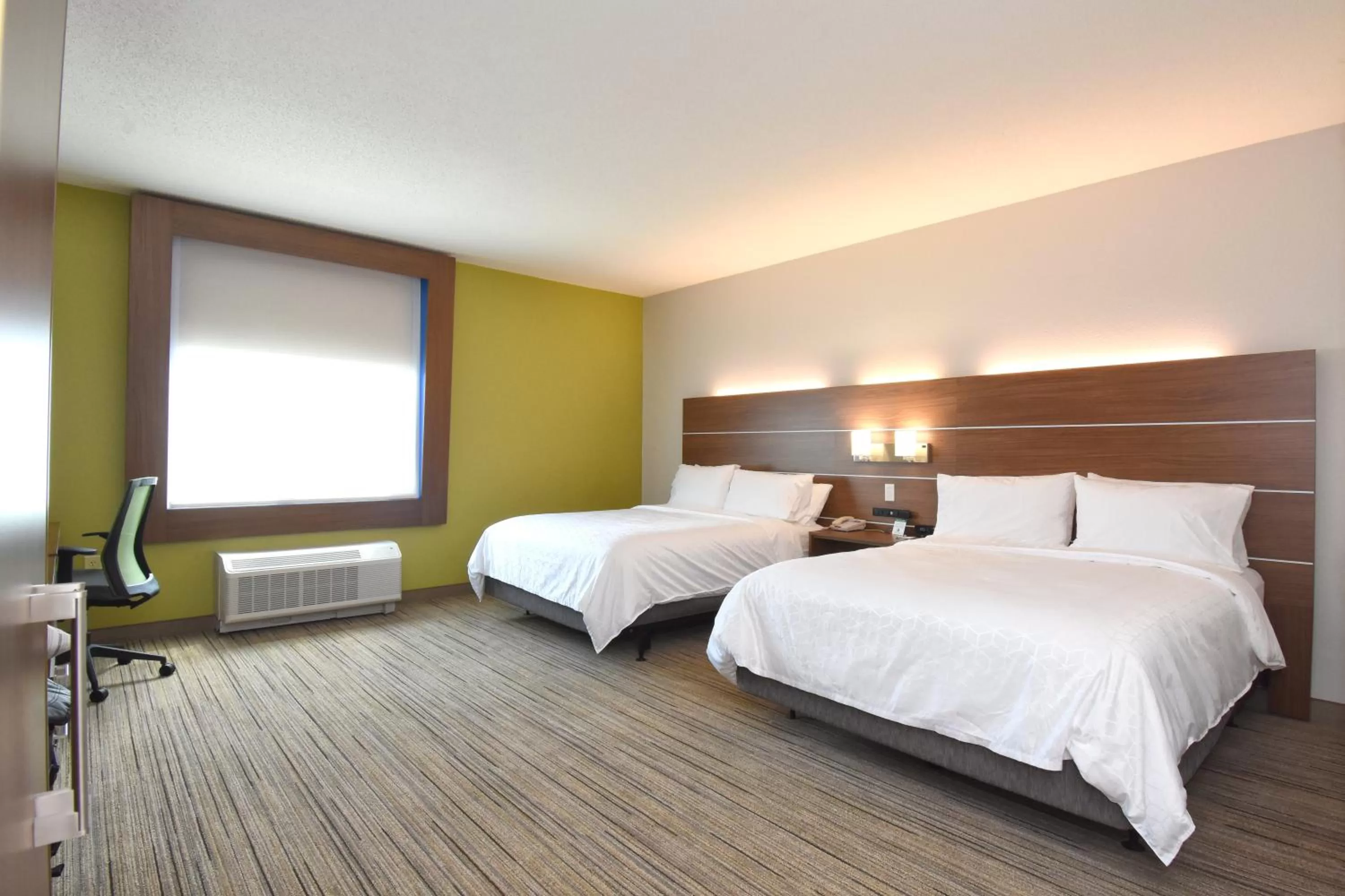 Photo of the whole room, Bed in Holiday Inn Express & Suites Southern Pines-Pinehurst Area by IHG