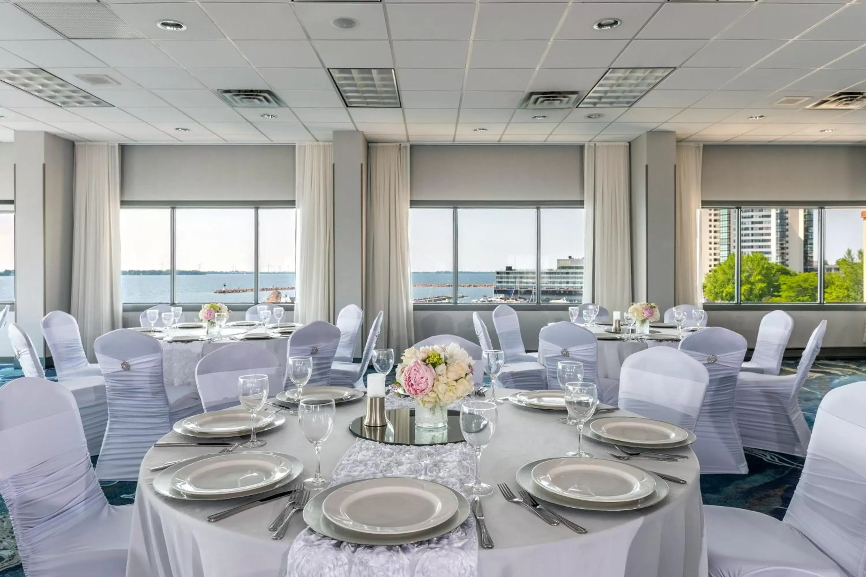 Banquet/Function facilities, Restaurant/Places to Eat in Holiday Inn Kingston - Waterfront, an IHG Hotel