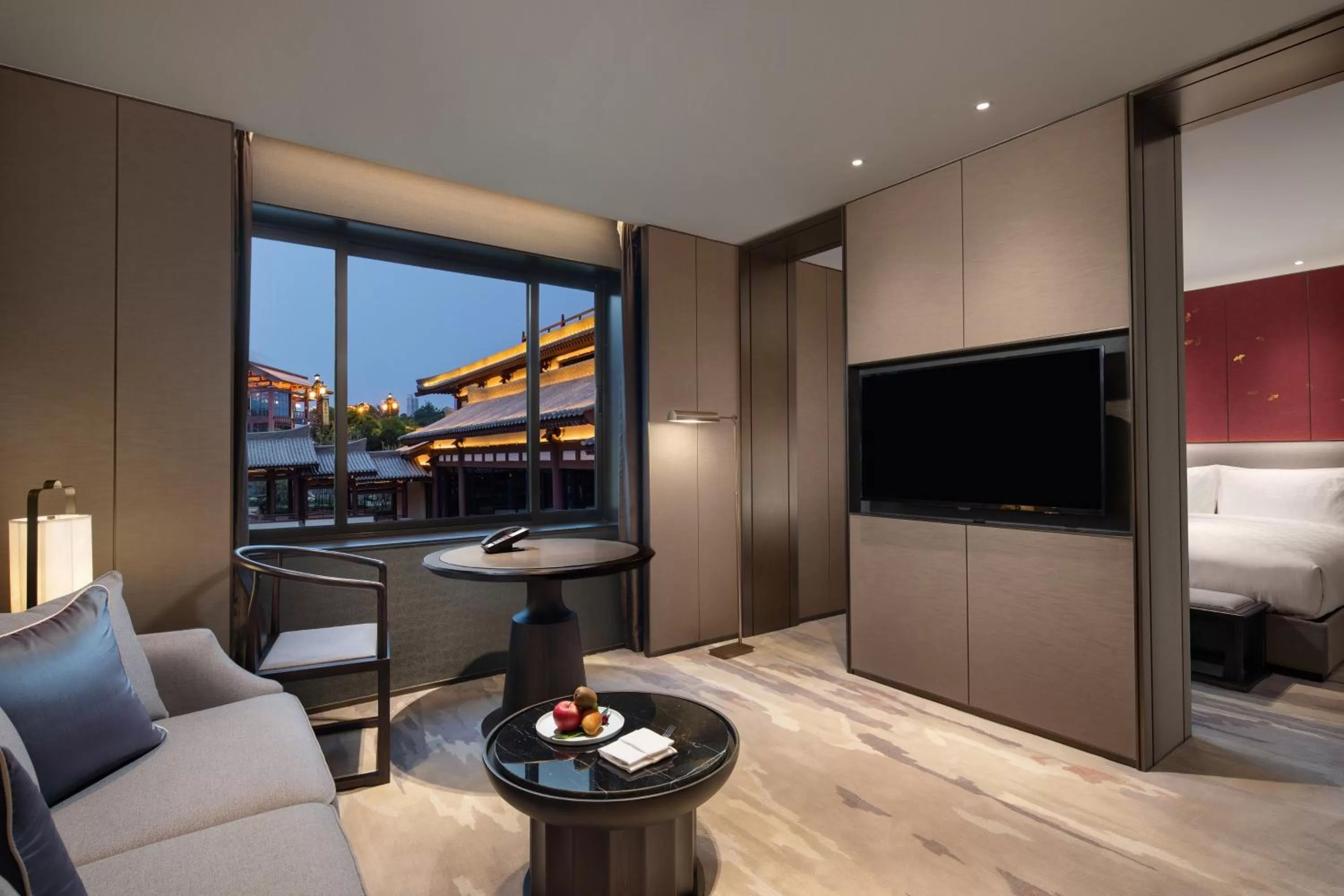 Photo of the whole room in HUALUXE Xi'an Tanghua by IHG