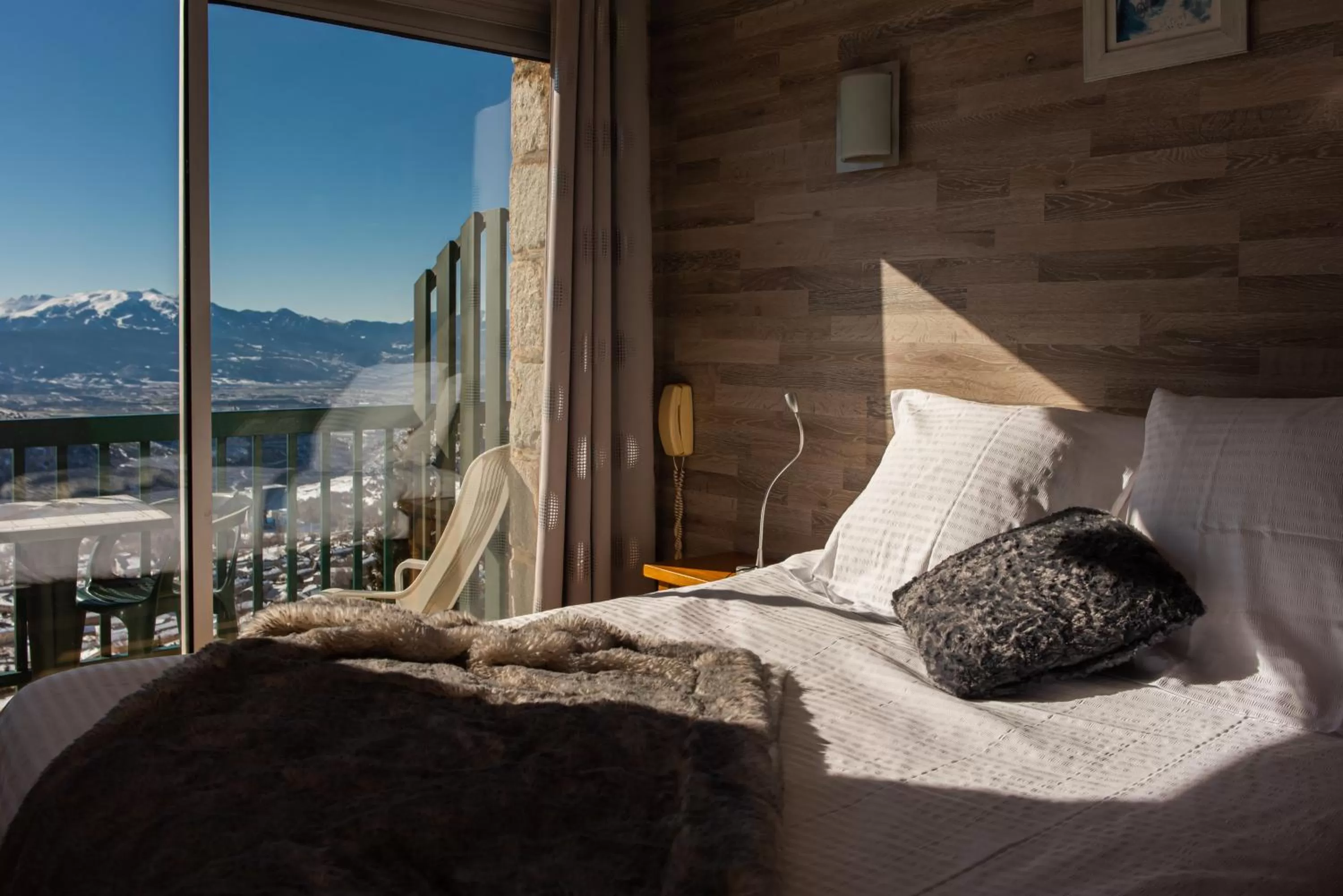 Bedroom, Bed in Hotel des Pyrénées