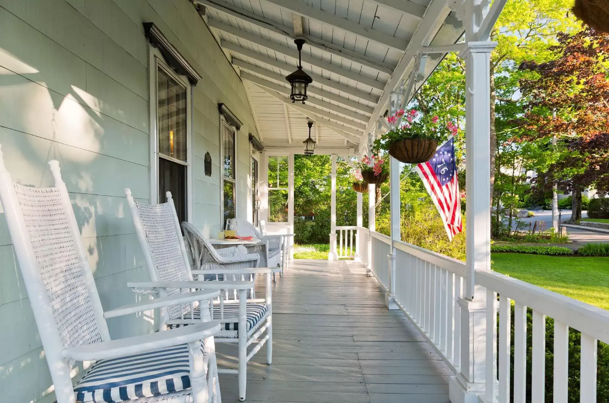 Patio in The Elmhurst Inn