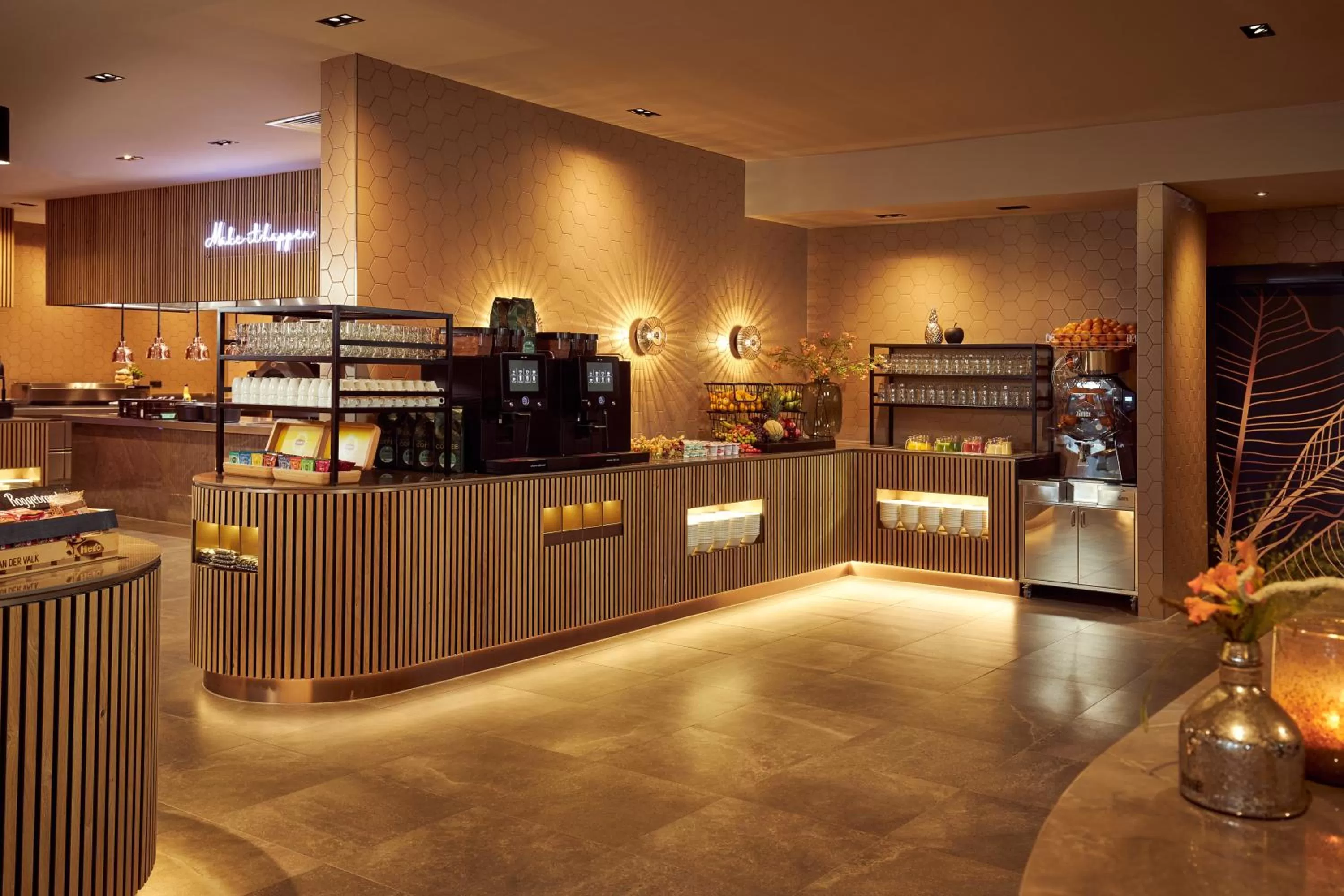 Restaurant/places to eat in Van der Valk Hotel Groningen Zuidbroek