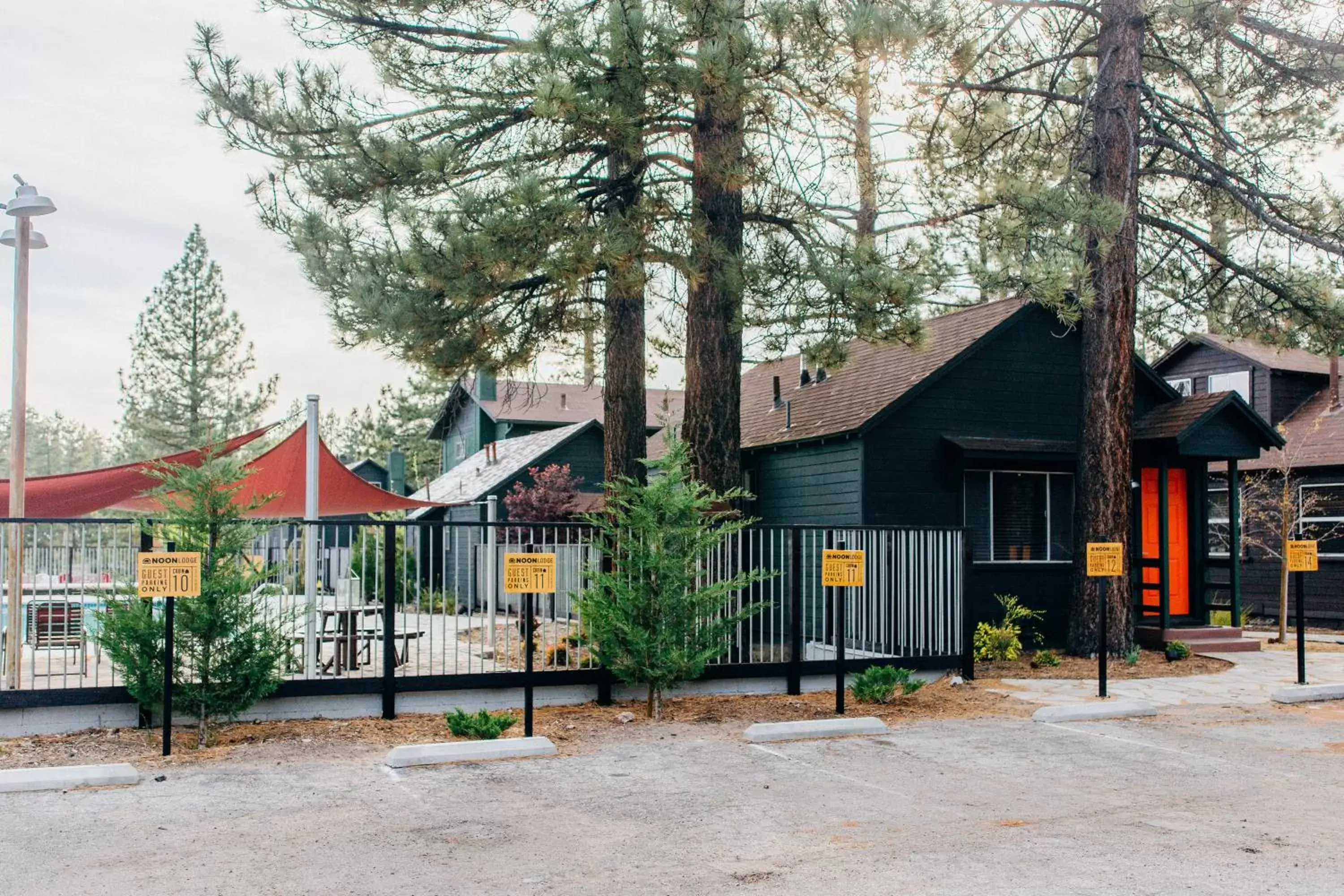 Street view, Property Building in Noon Lodge