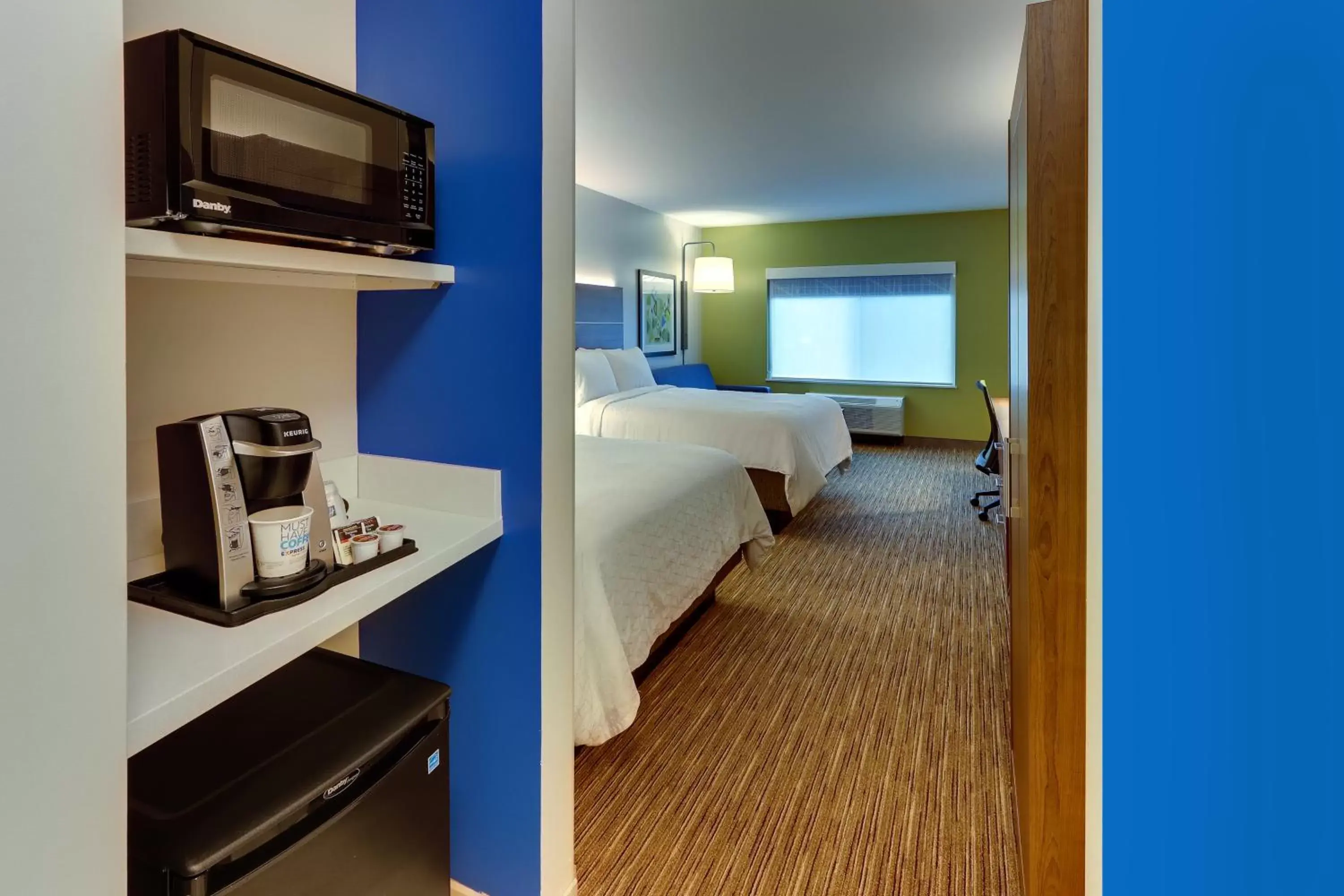 Coffee/tea facilities in Holiday Inn Express & Suites - Saugerties - Hudson Valley, an IHG Hotel