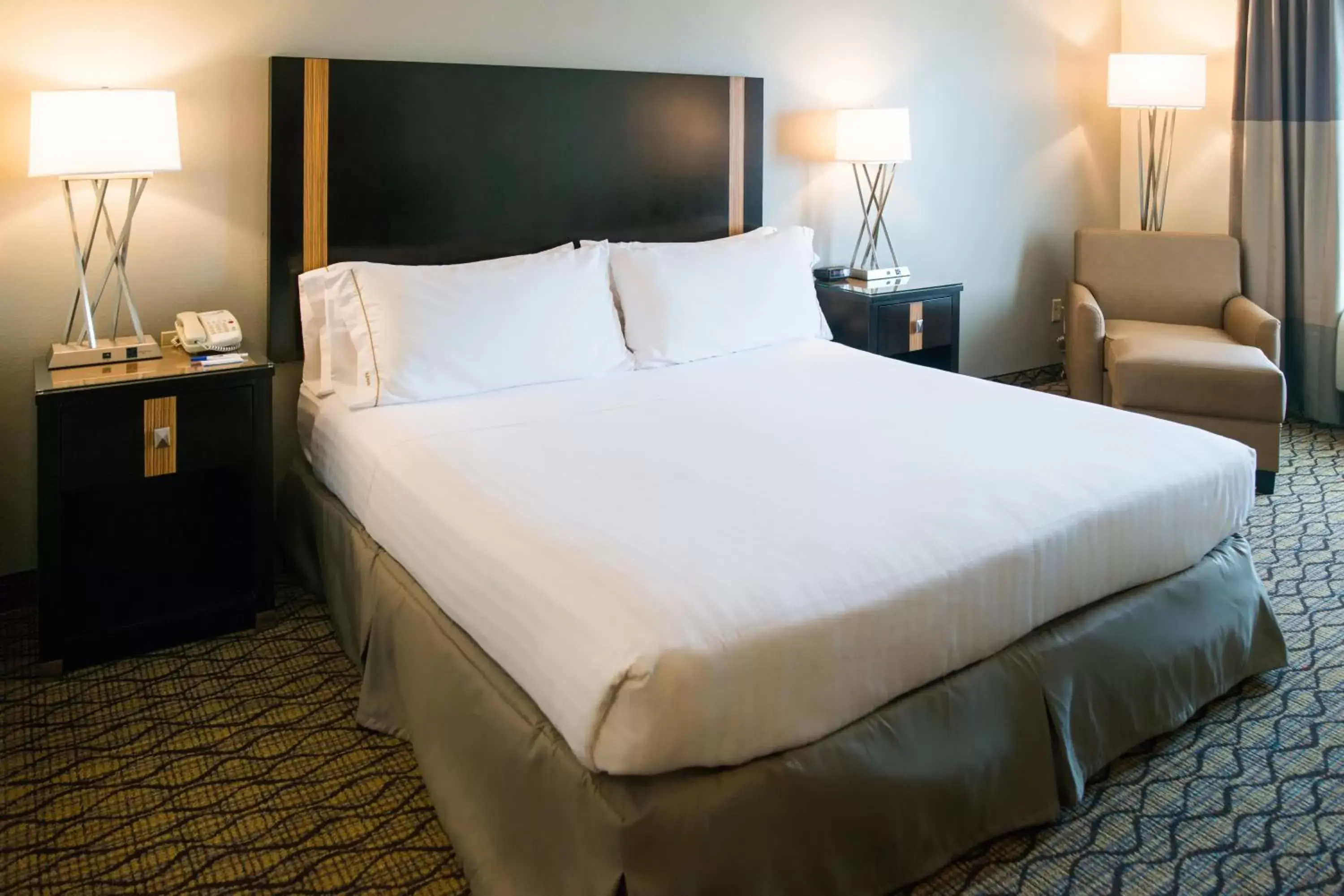 Photo of the whole room, Bed in Holiday Inn Express Hotel & Suites Chanhassen, an IHG Hotel