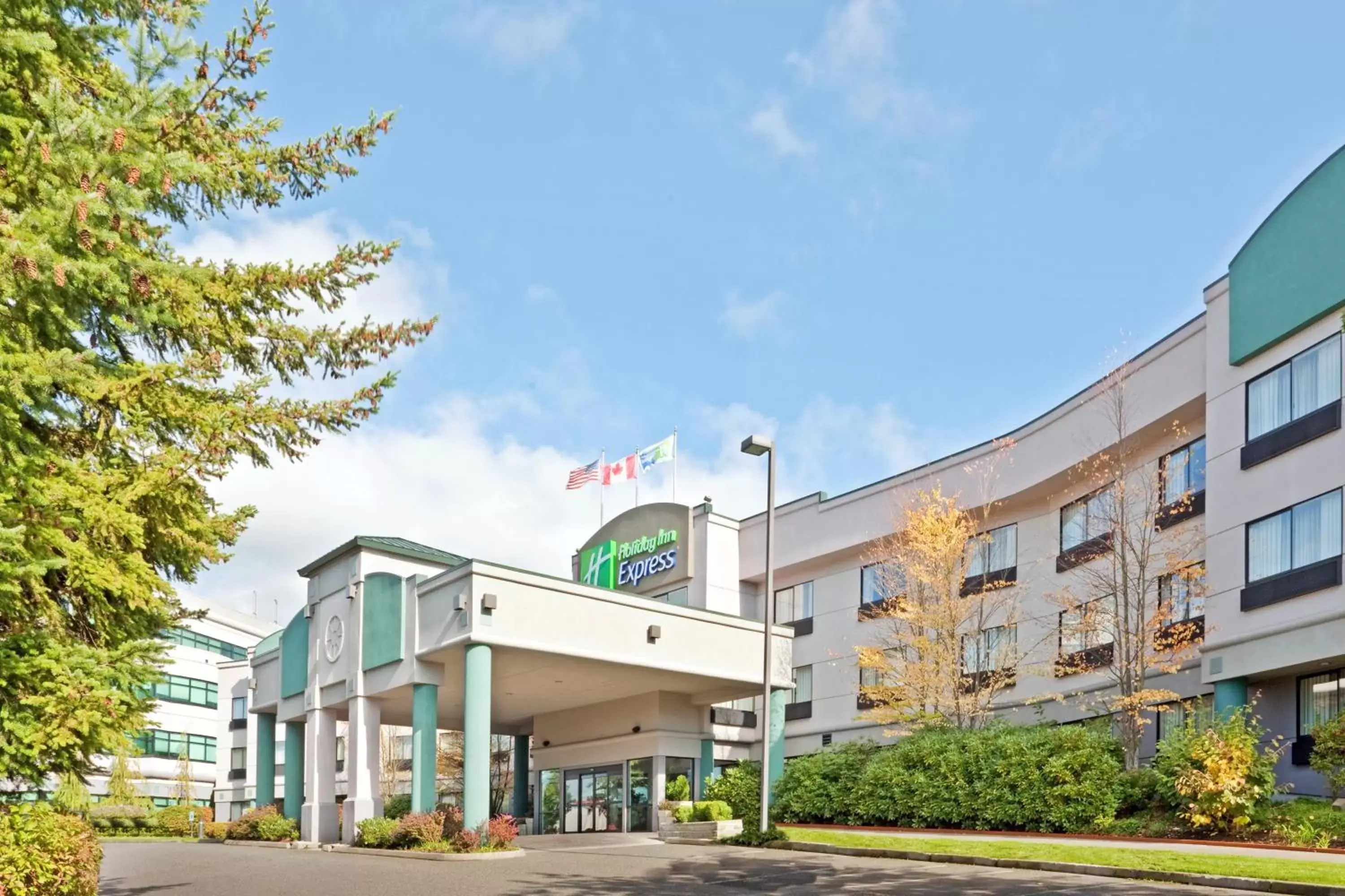 Property Building in Holiday Inn Express Bellingham, an IHG Hotel