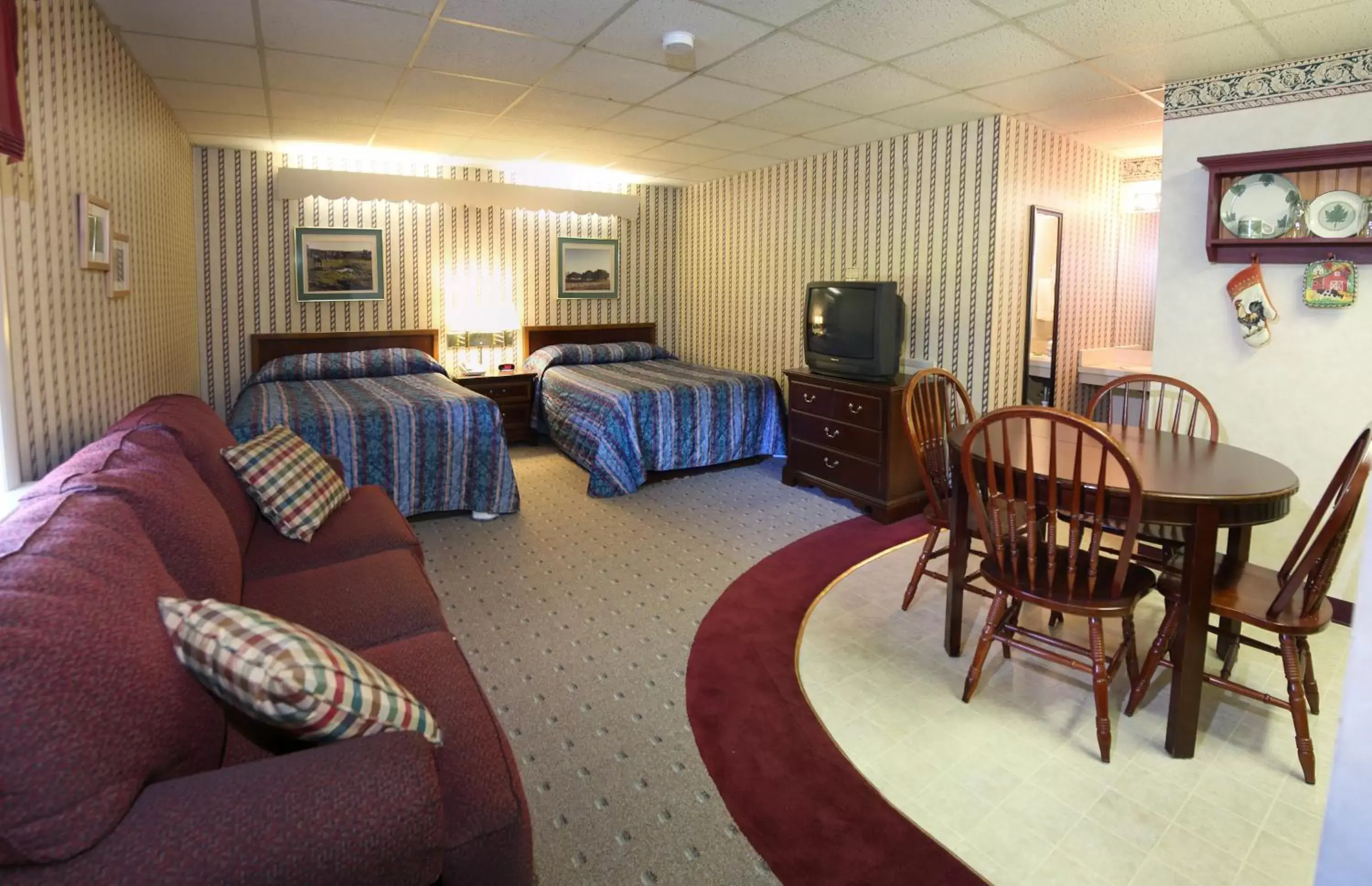 Photo of the whole room in Bird-in-Hand Family Inn