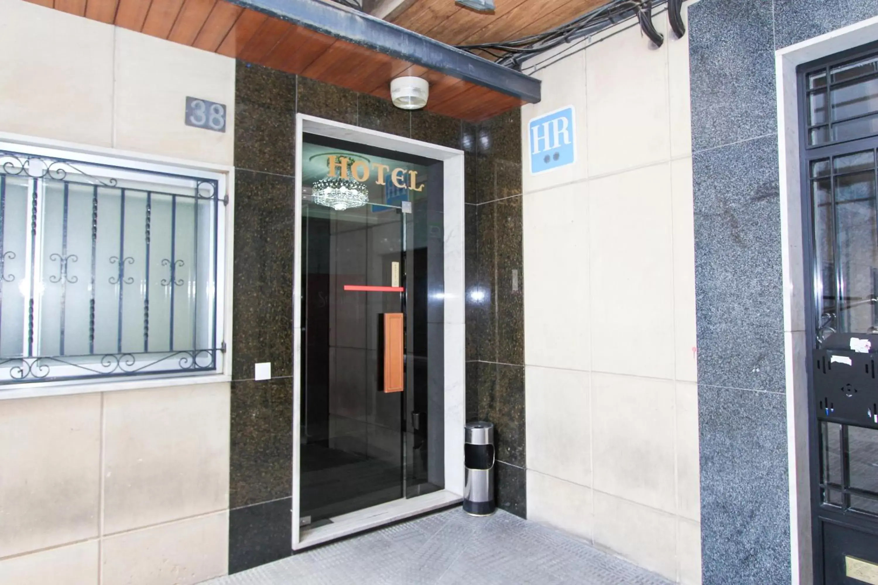 Facade/entrance in Hotel Castellano Centro