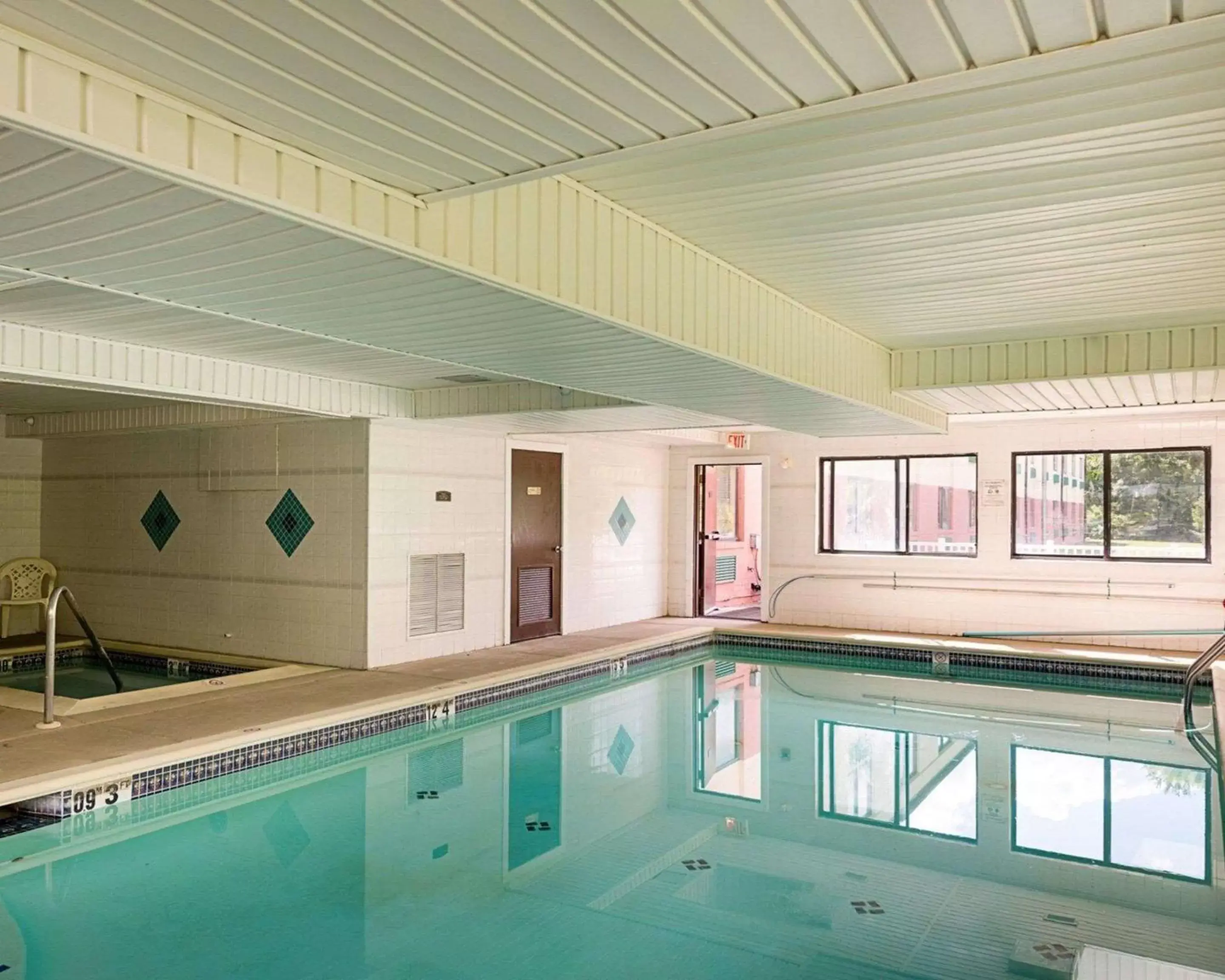 Pool view, Swimming Pool in Quality Inn & Suites - Gettysburg