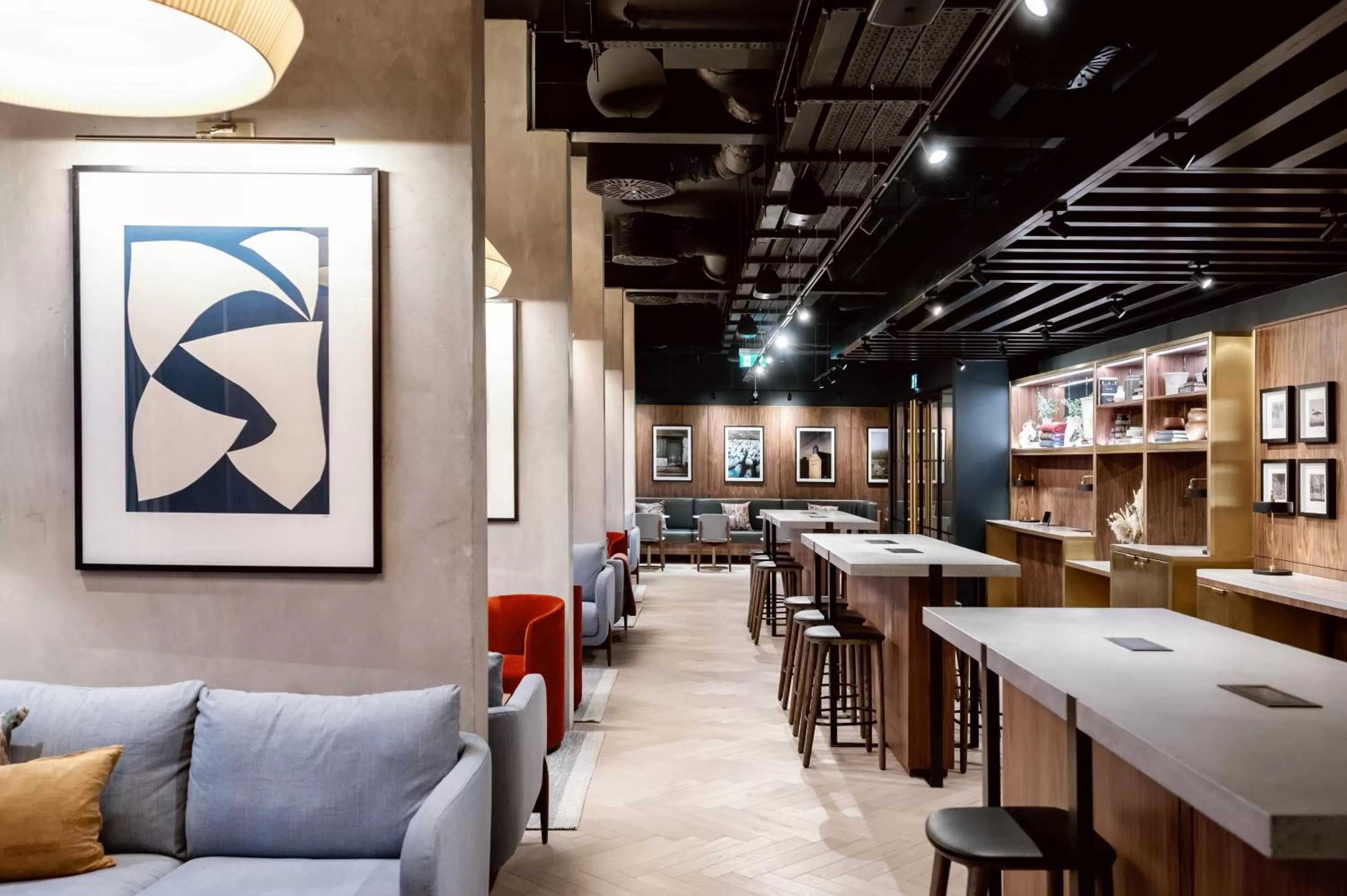 Dining area in Wilde Aparthotels Manchester City Centre