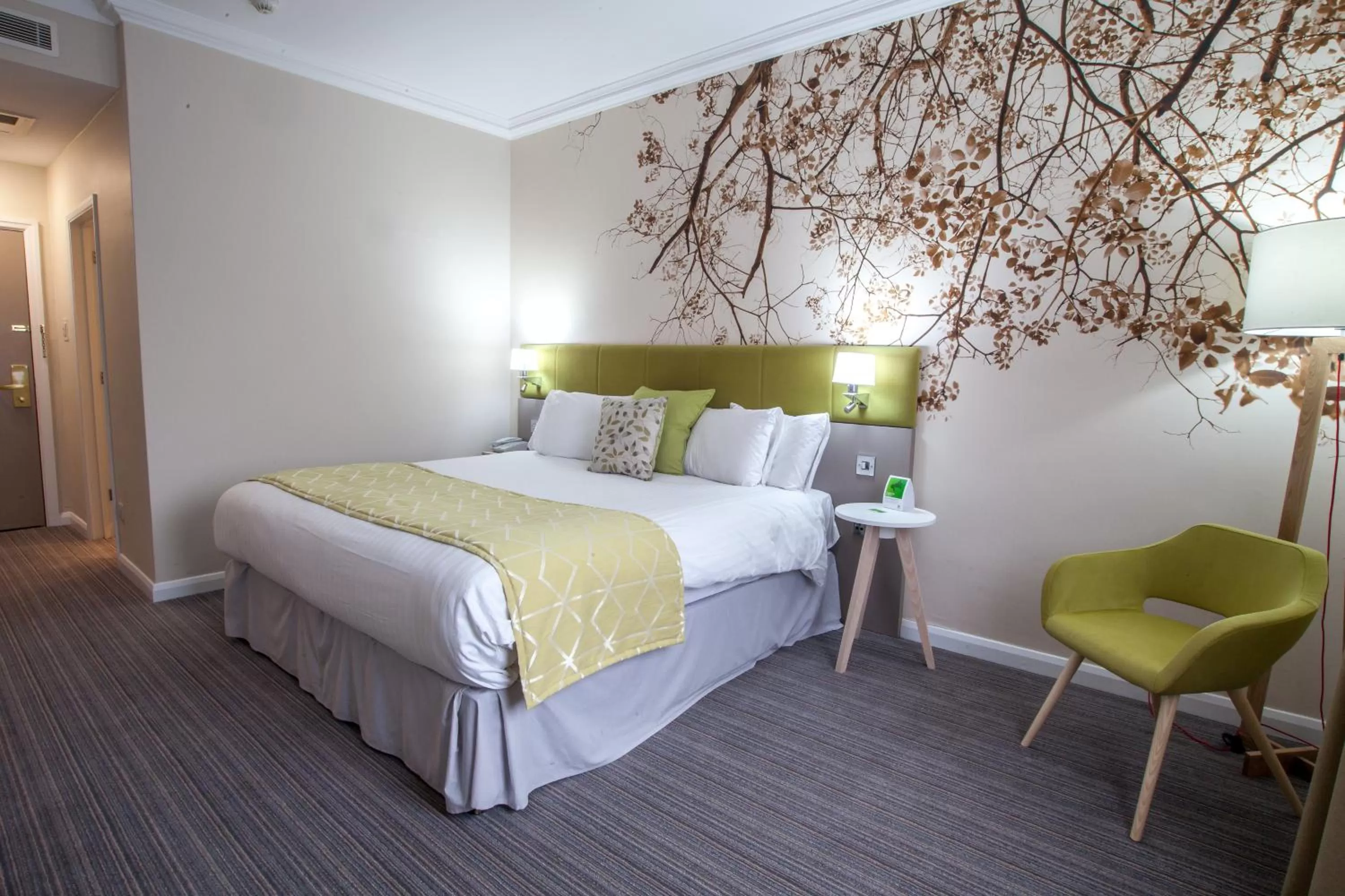 Bed in Holiday Inn Corby Kettering A43 by IHG