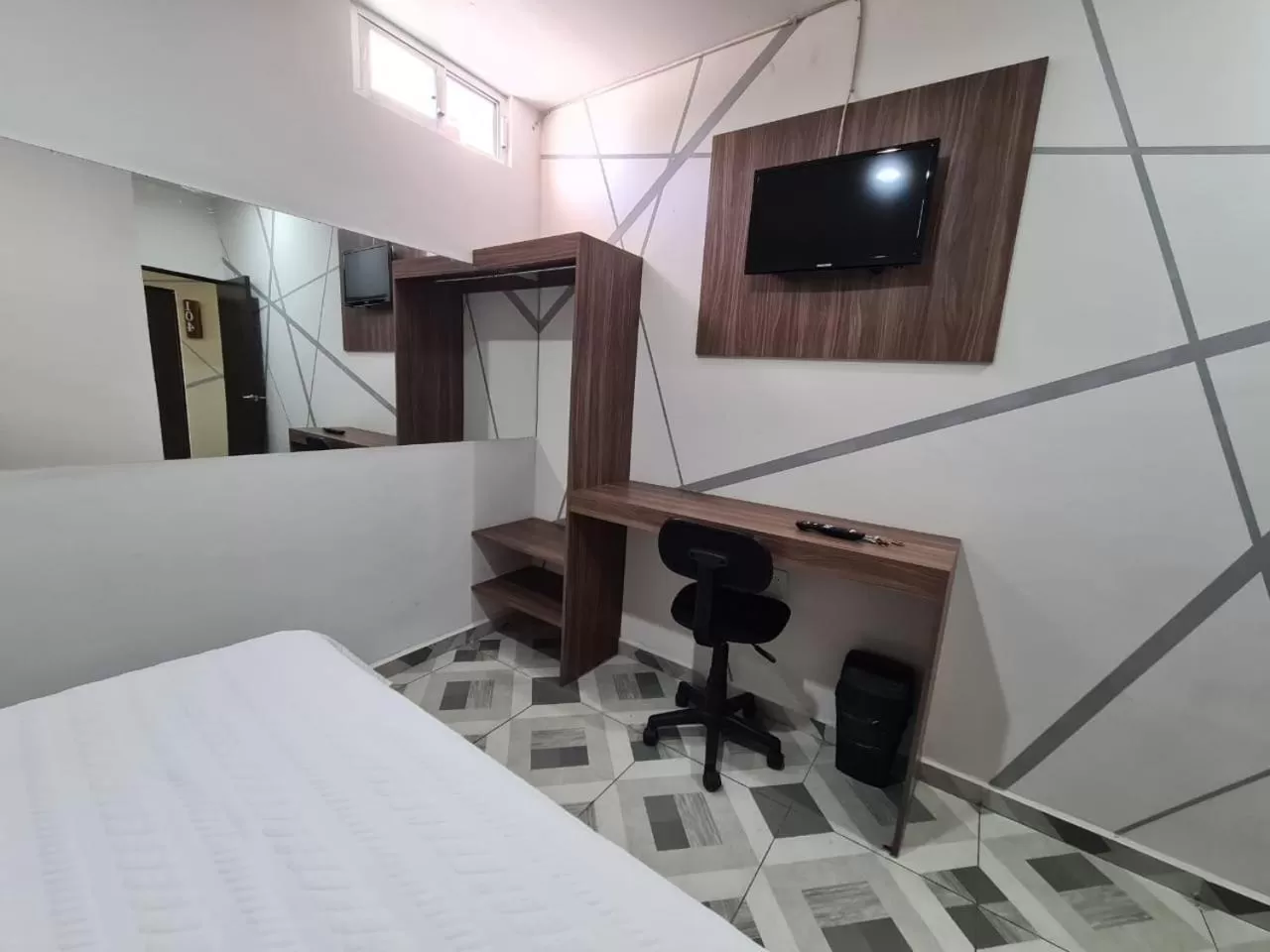 Decorative detail, Bed in Hotel Town Express