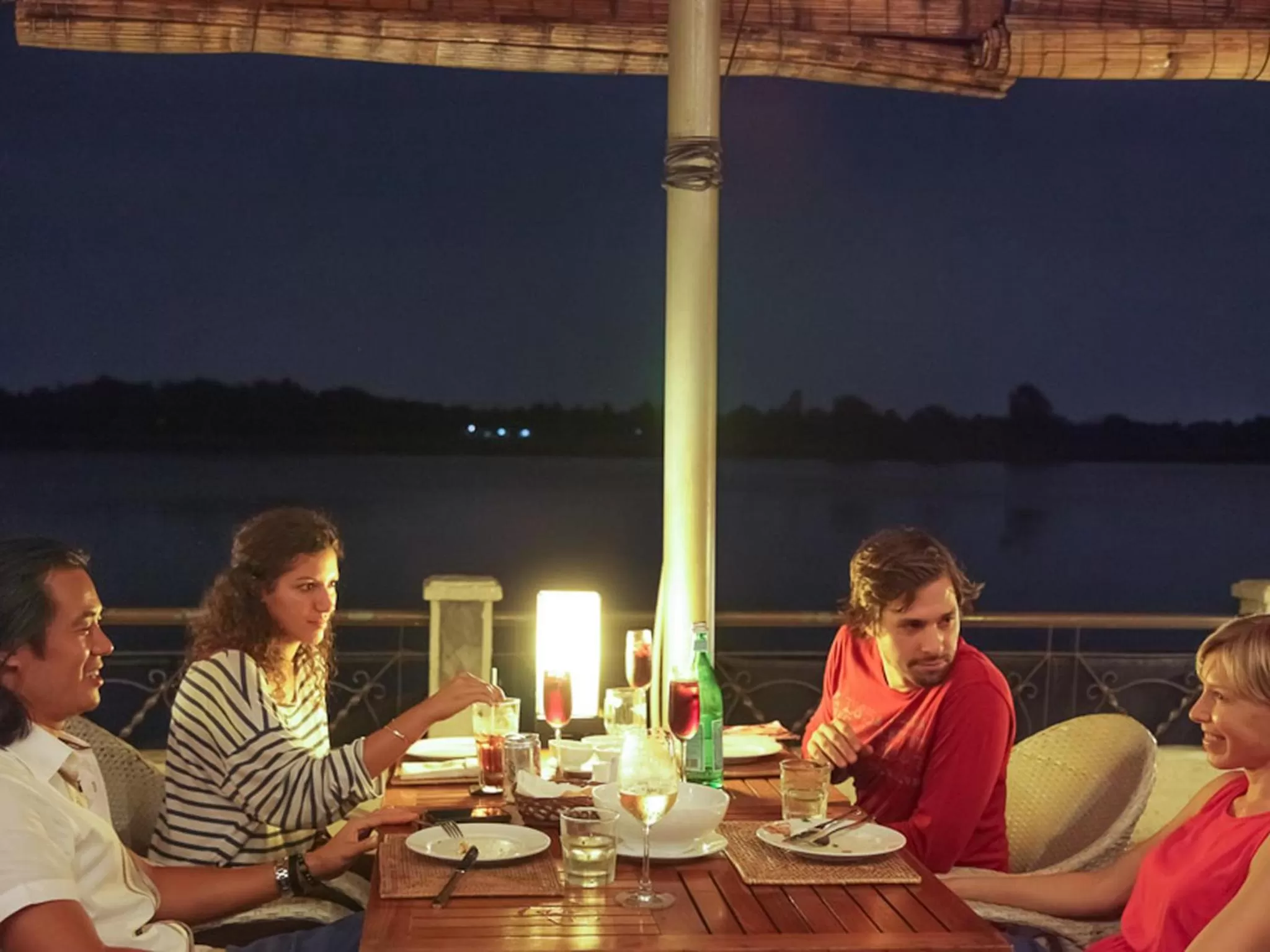 Restaurant/places to eat in Riverside Serviced Apartments