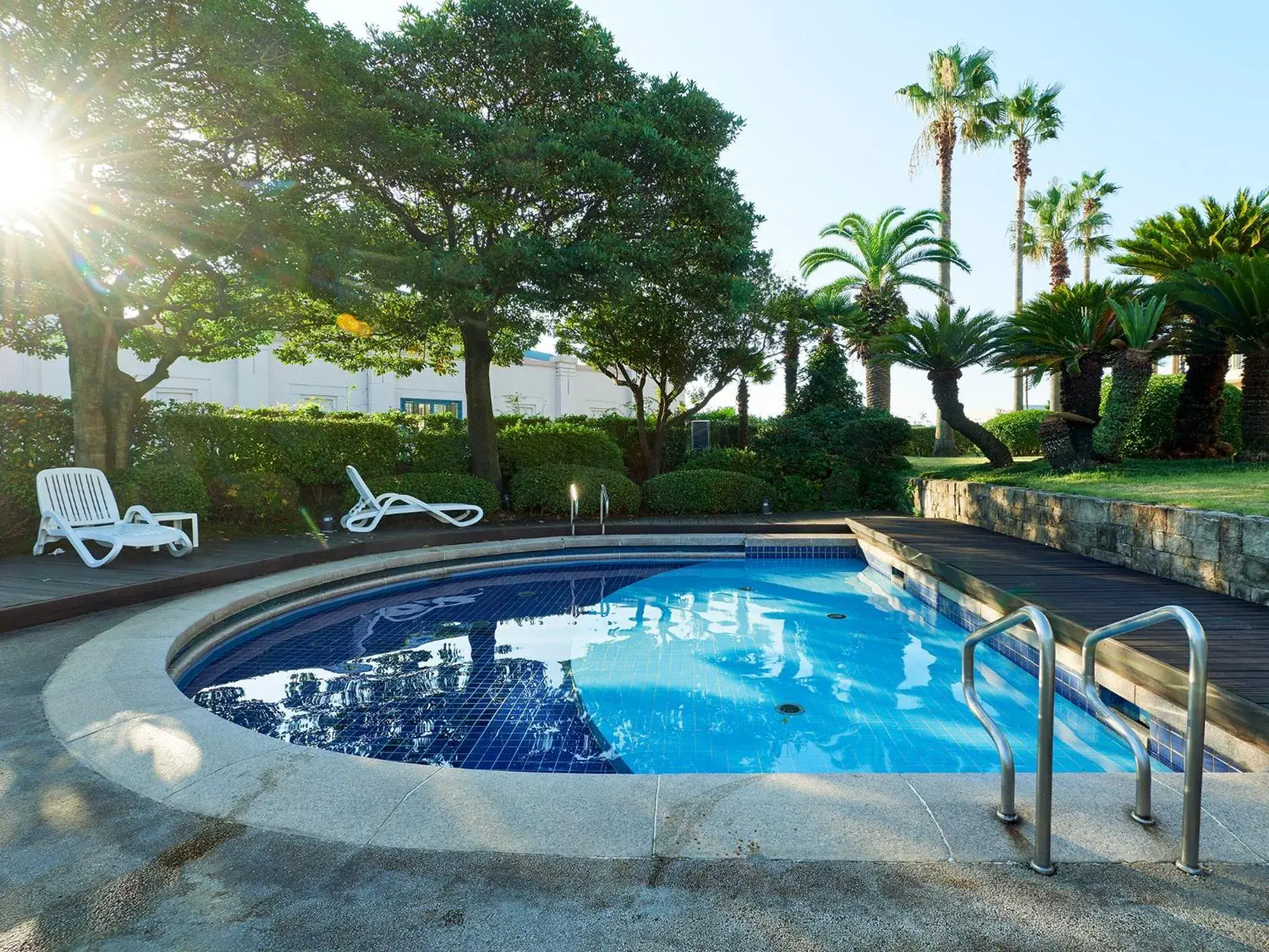 Swimming Pool in The Suites Hotel Jeju