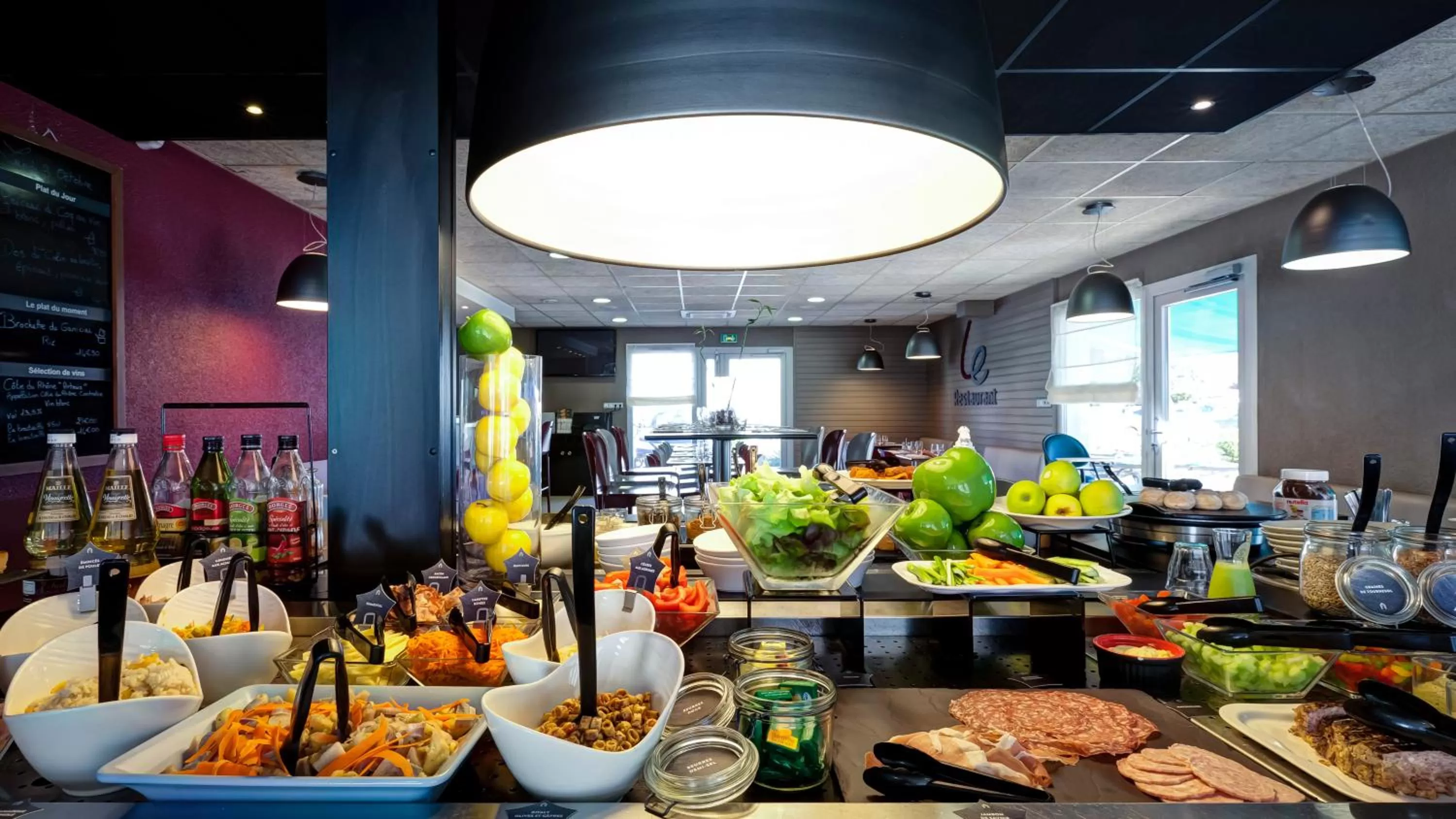 Restaurant/places to eat in Campanile Genève - Ferney-Voltaire