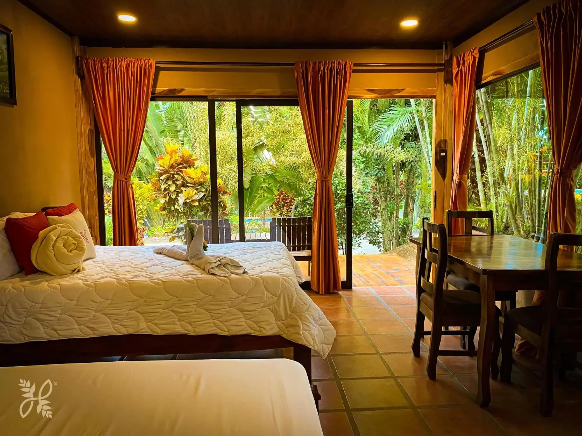 Bedroom in Hotel Heliconias Nature Inn & Hot Springs