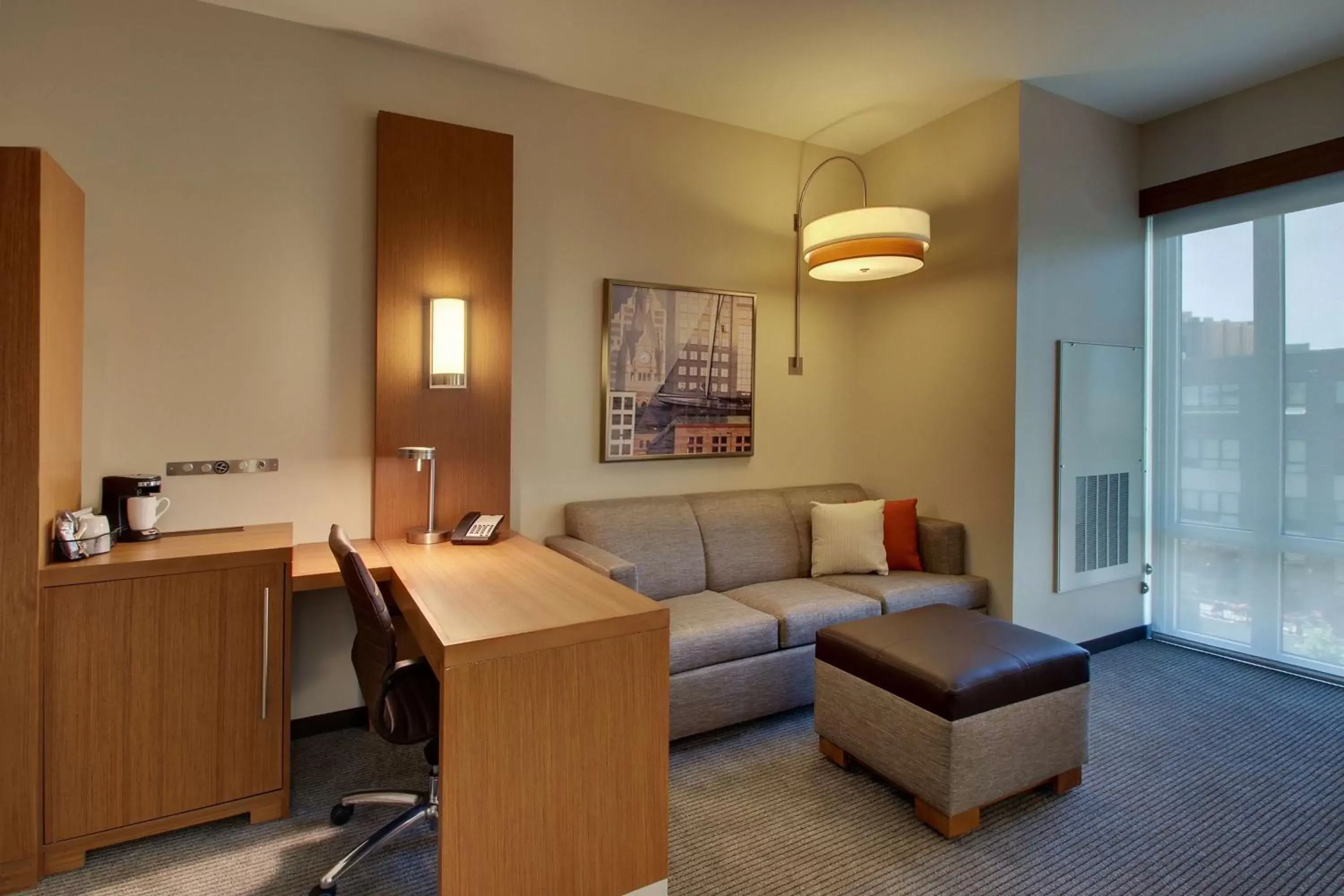 Photo of the whole room, Seating Area in Hyatt Place Milwaukee Downtown