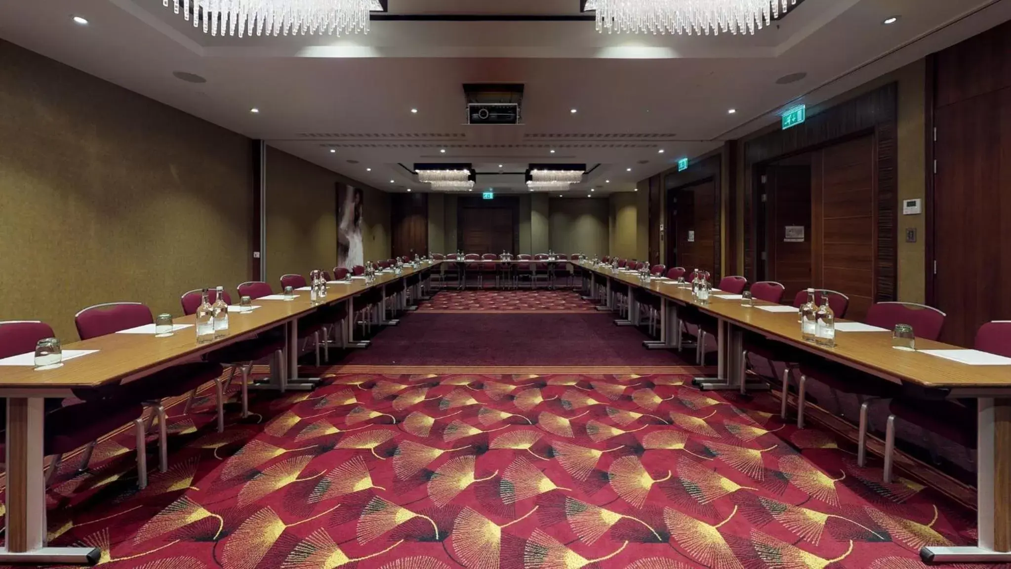 Meeting/conference room in Holiday Inn London Kensington High St., an IHG Hotel